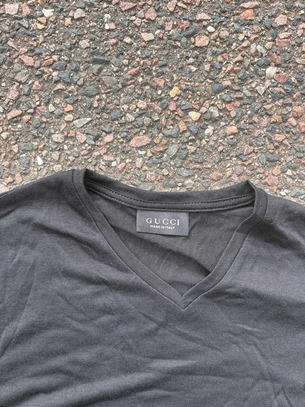 Gucci v neck thin tee black