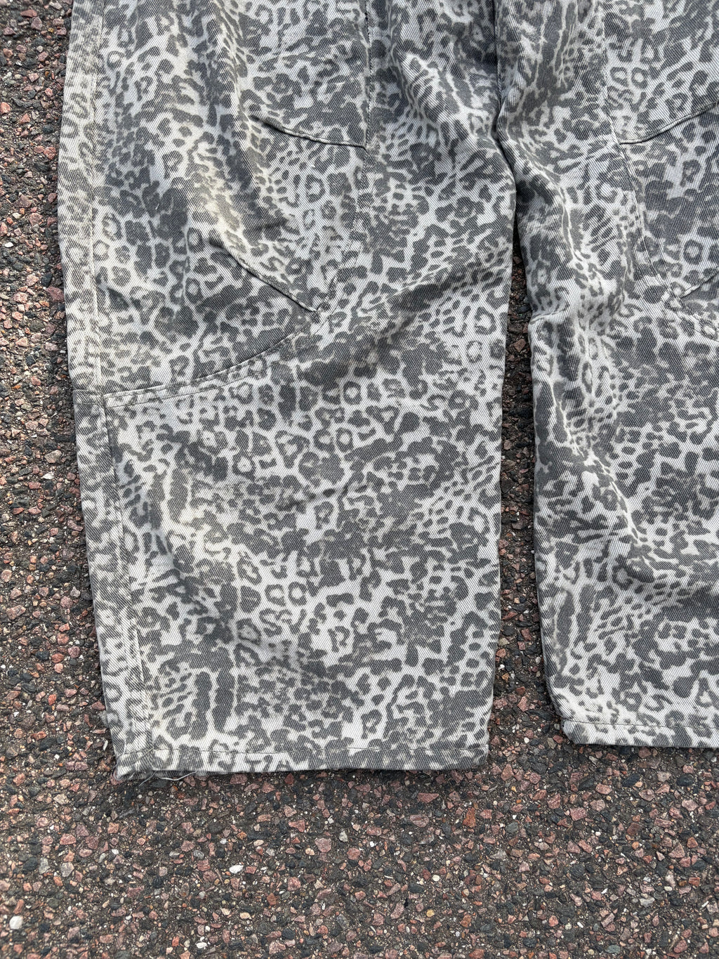Baggy leopard jeans