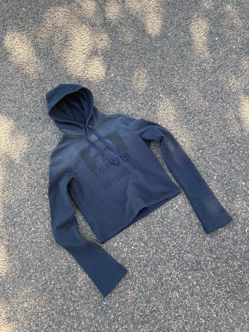 No E Mosen cropped navy hoodie