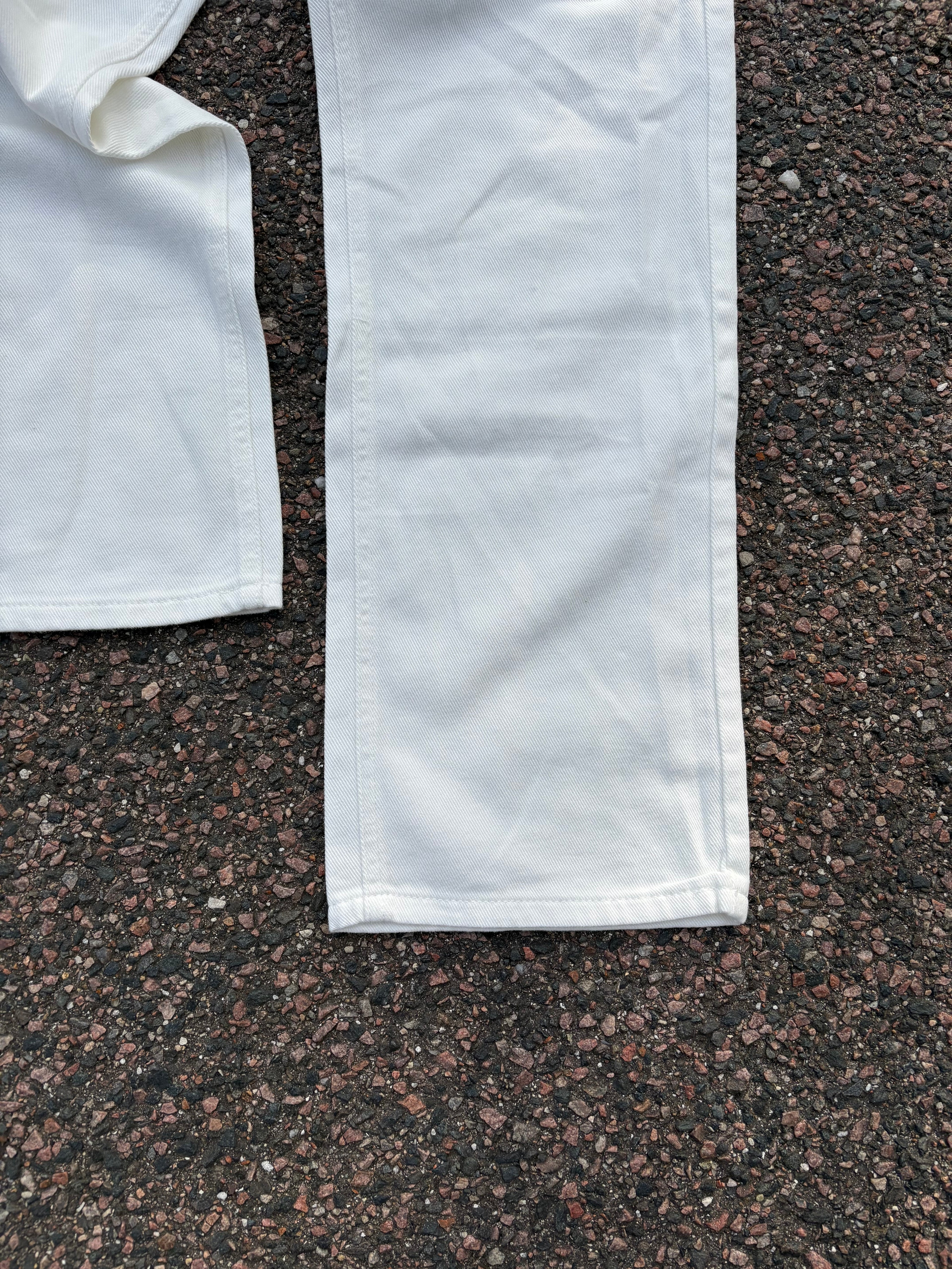 Straight fit white jeans 4 stitches