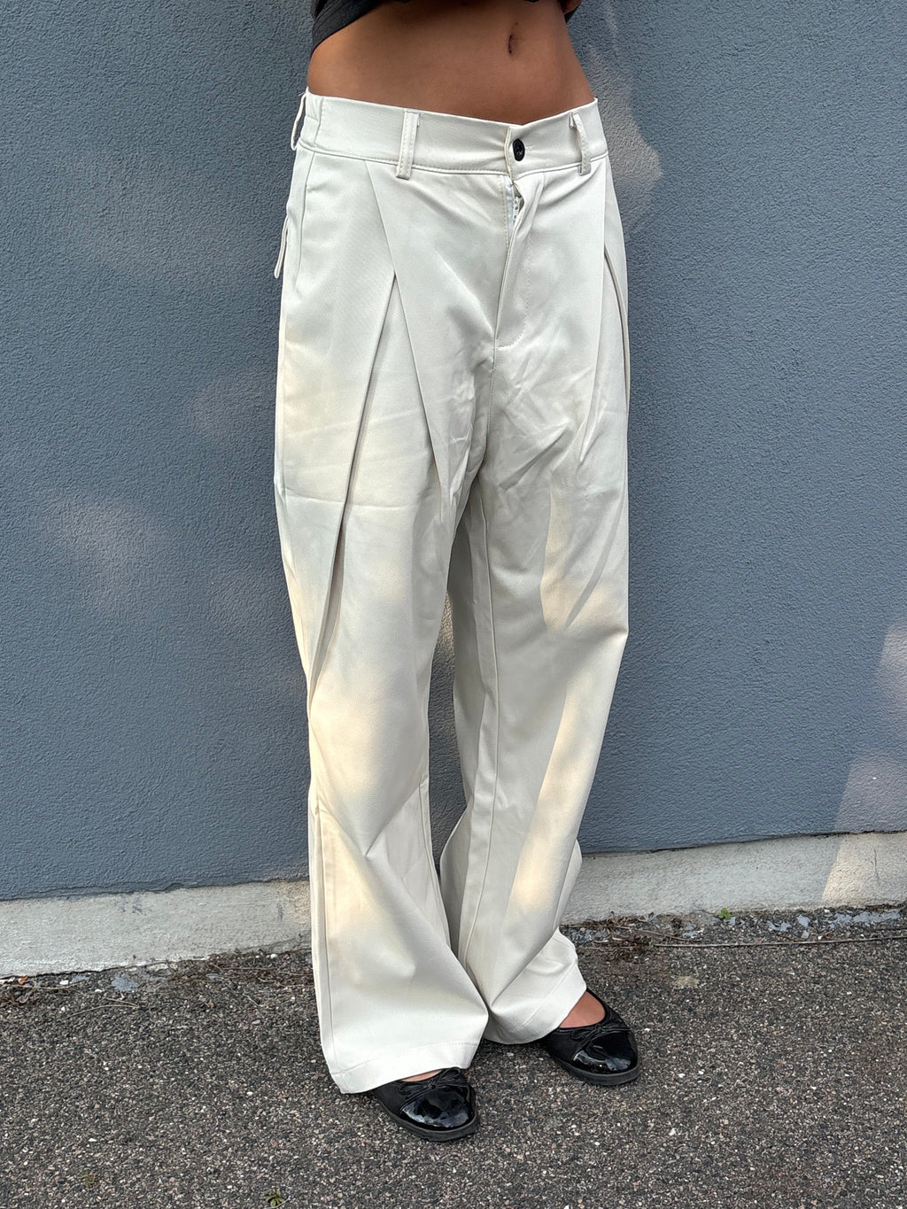 Off white suit pants