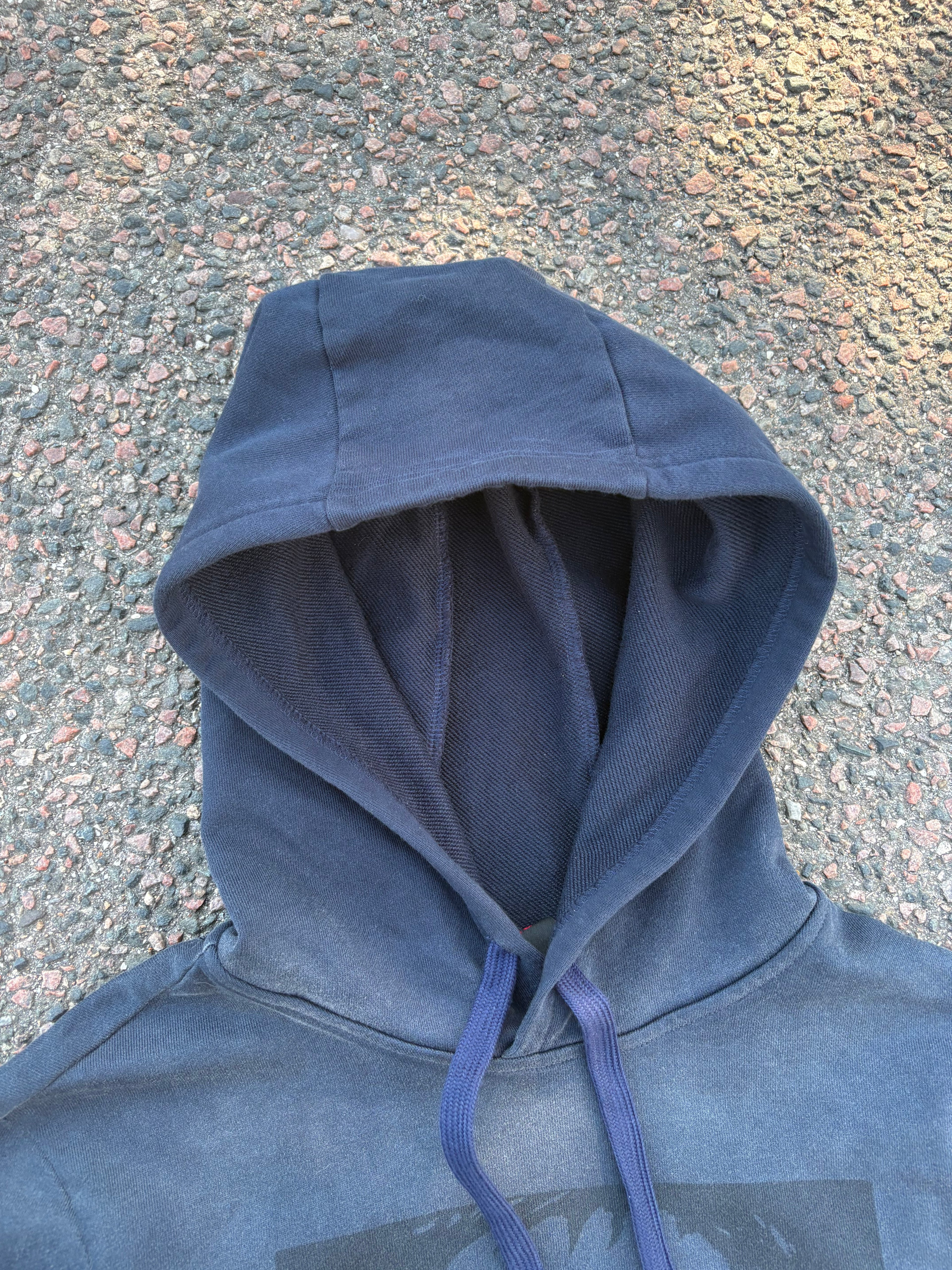 No E Mosen cropped navy hoodie