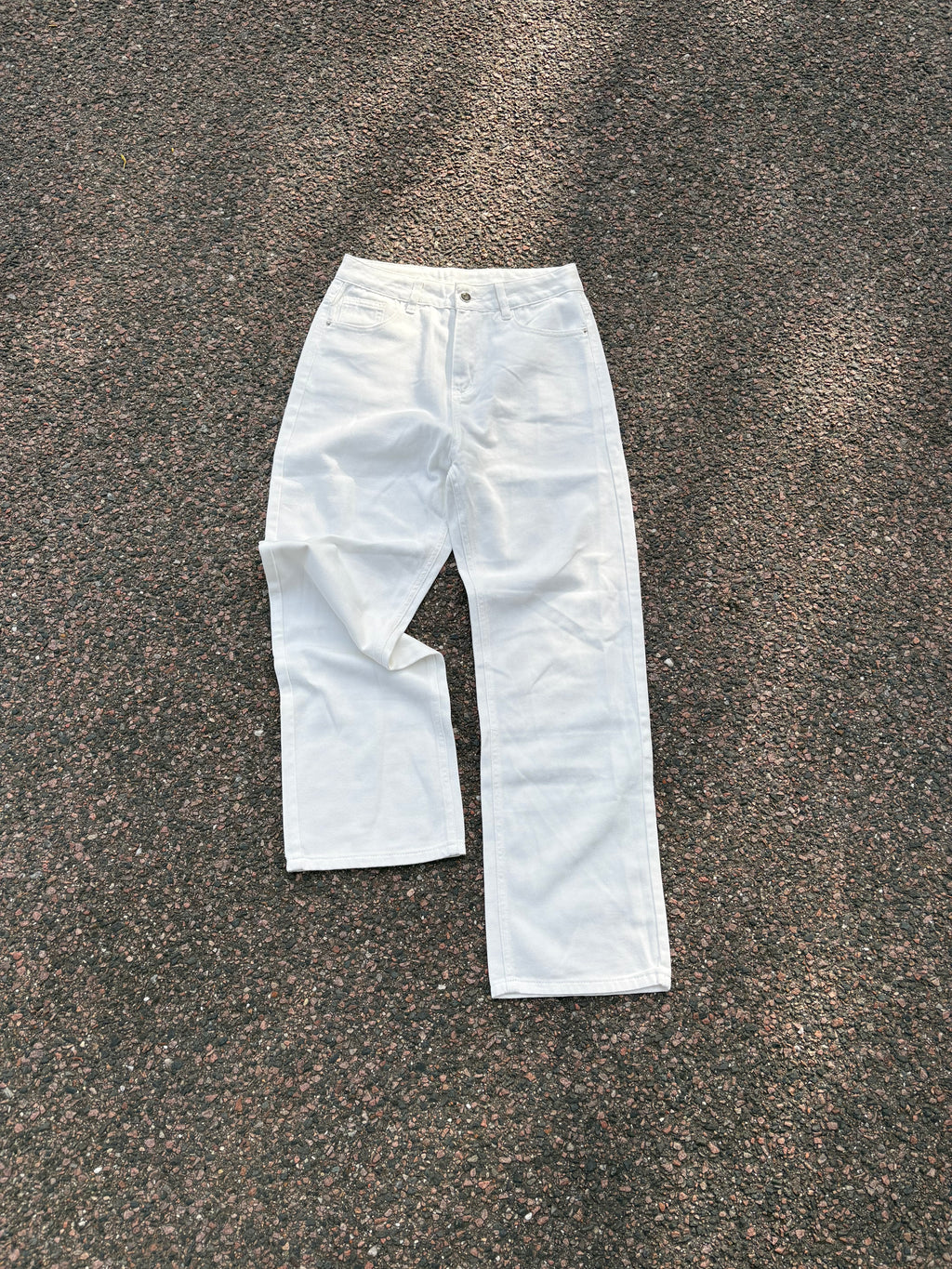 Straight fit white jeans 4 stitches
