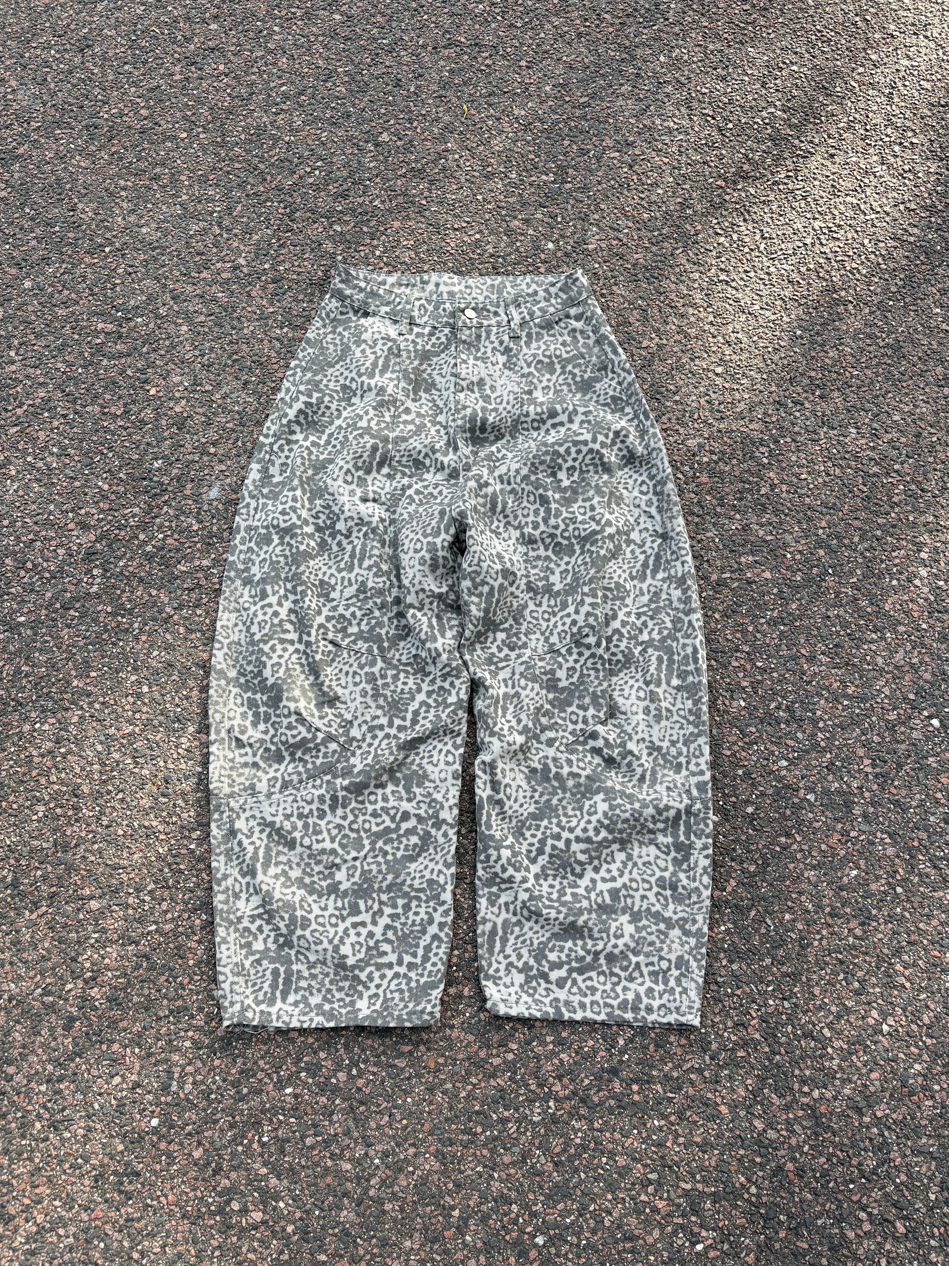 Baggy leopard jeans