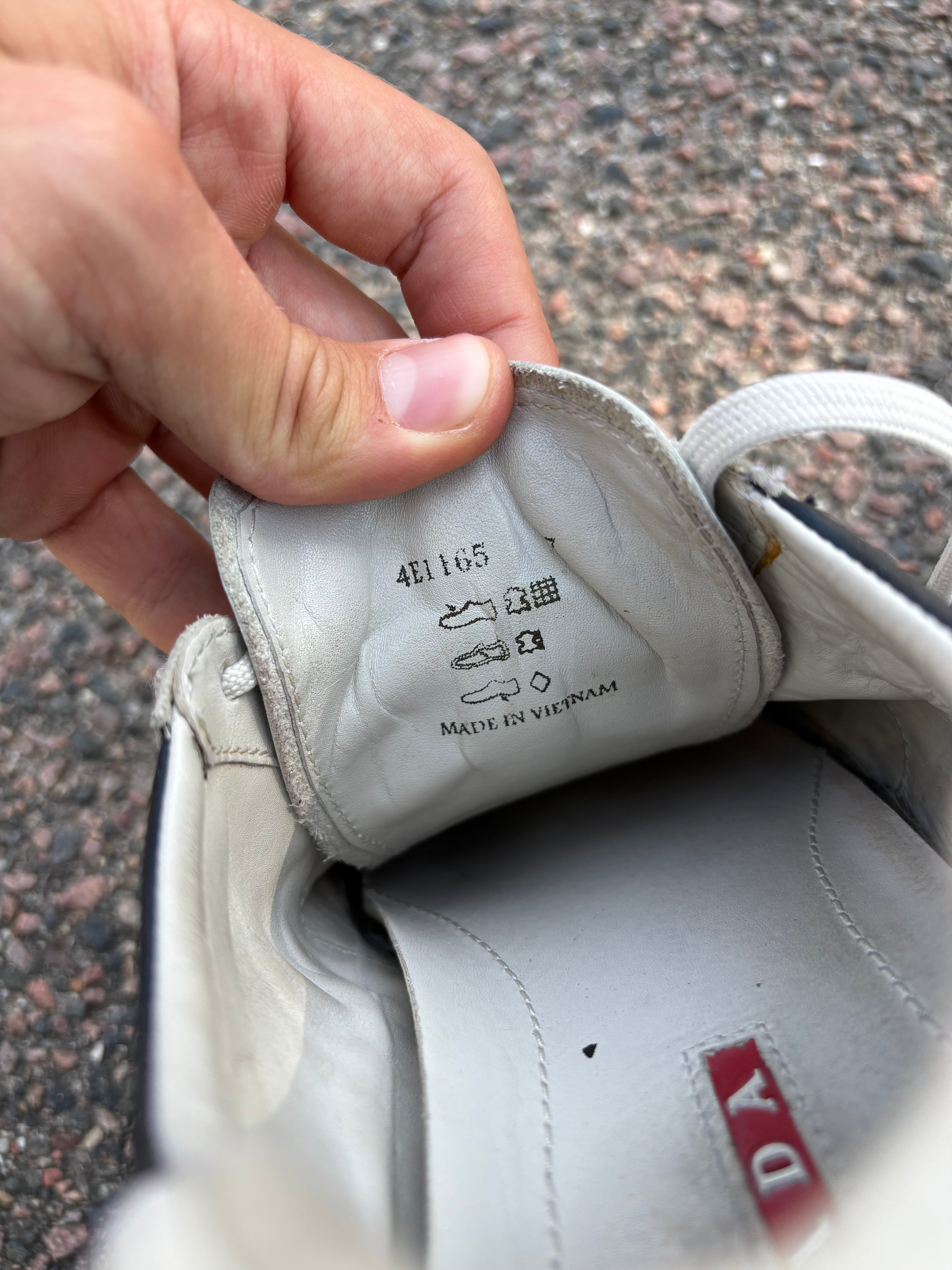 Prada vintage 05 monte carlo white/navy