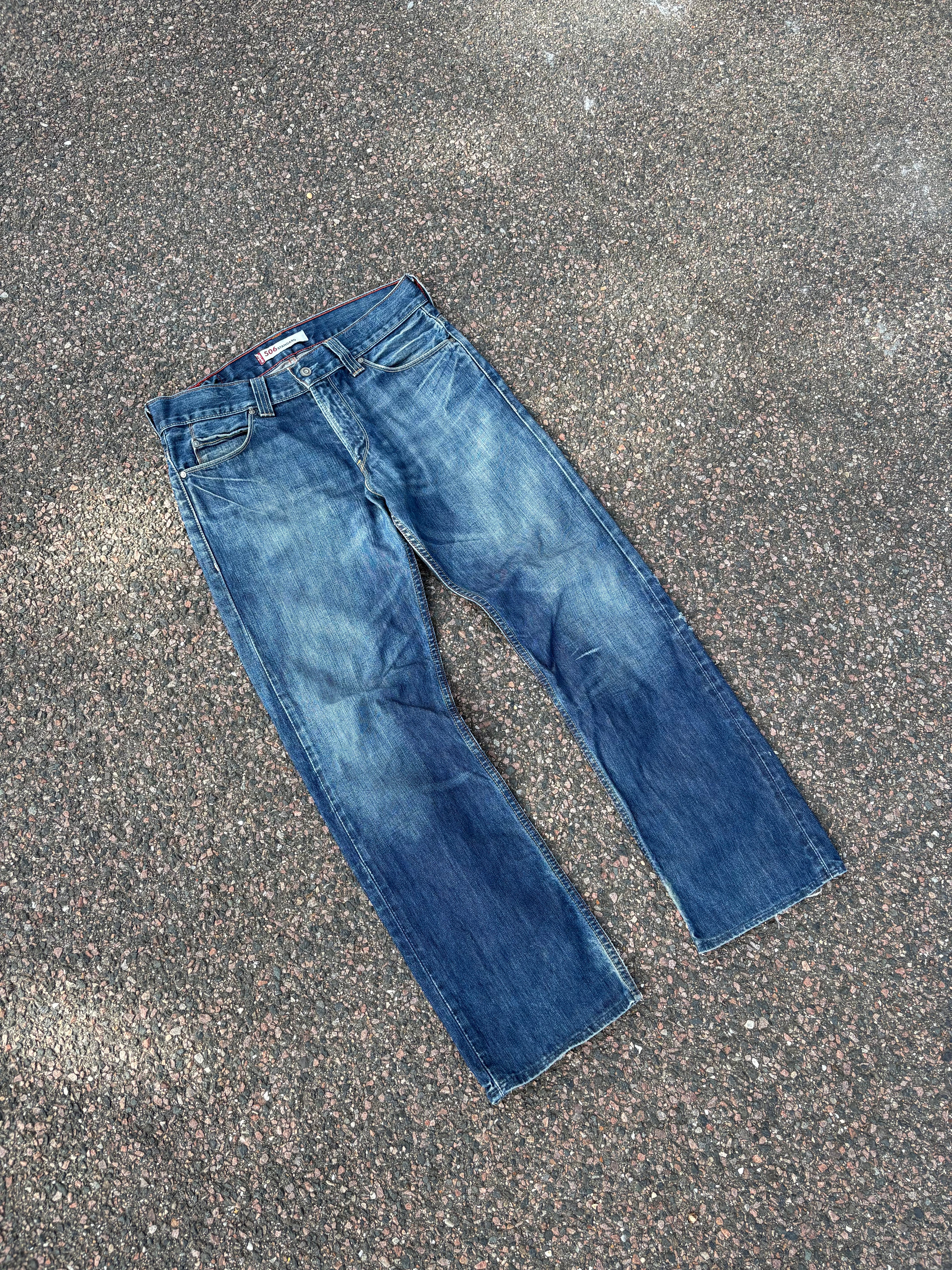 Levis 506 standard faded vintage jeans