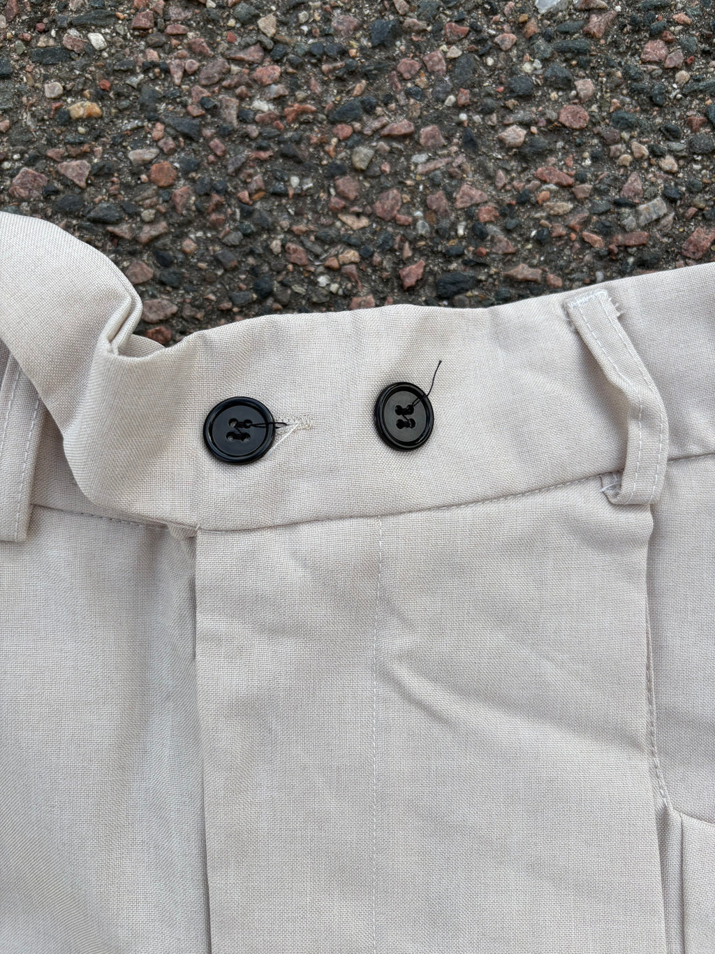 2 button closure wide fit off white pants