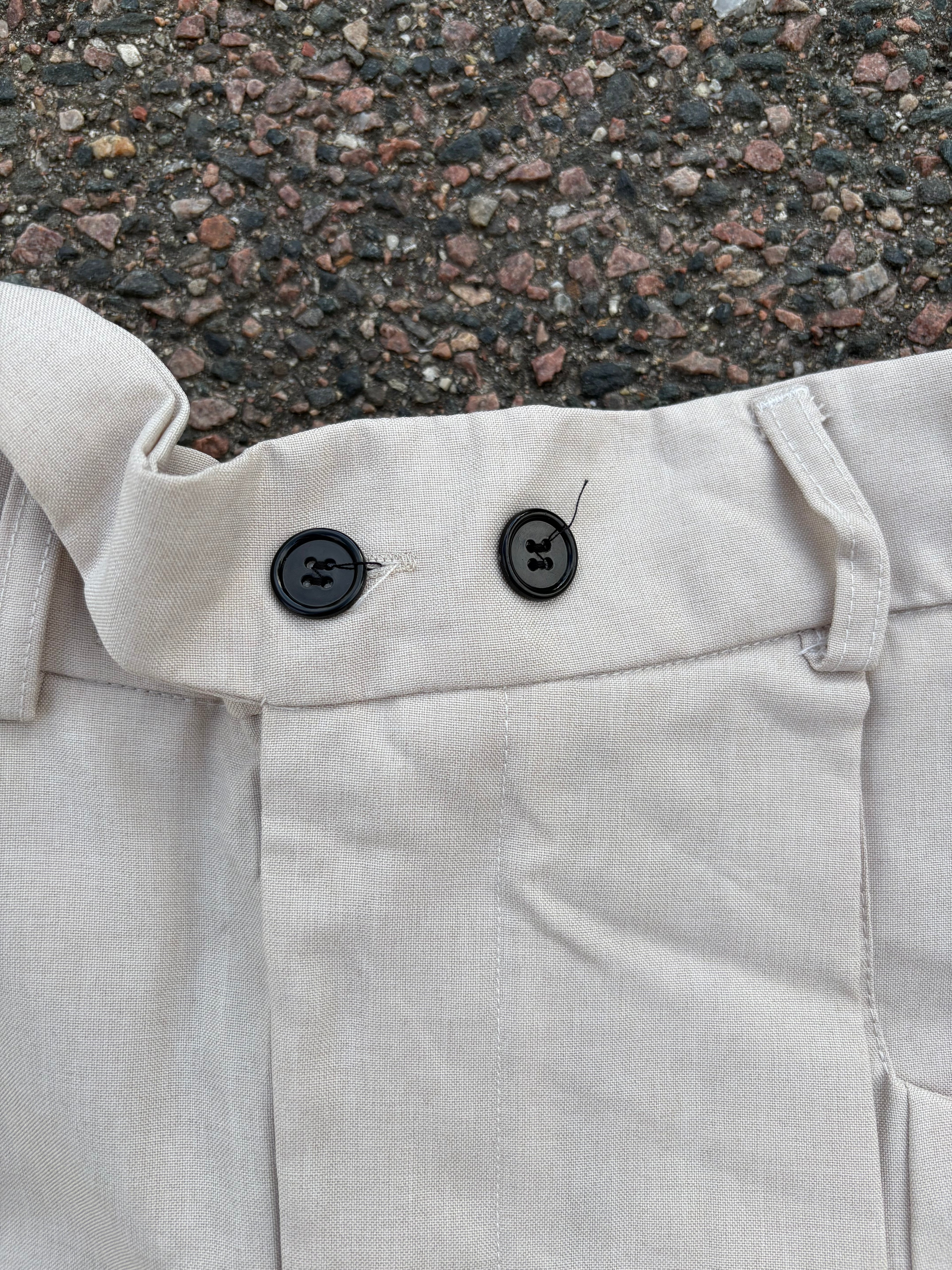 2 button closure wide fit off white pants