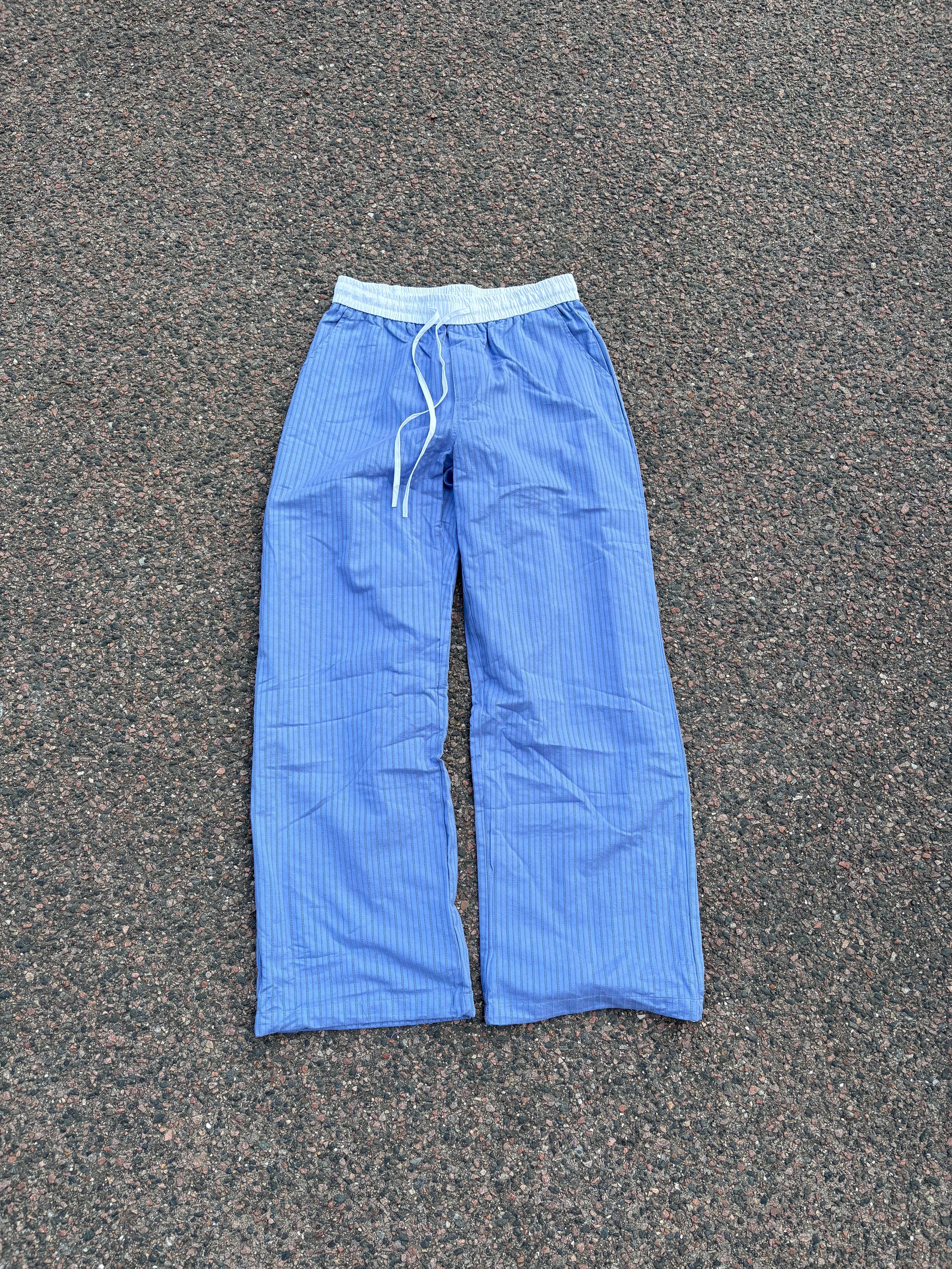 2000s Vintage blue striped white waistband pants