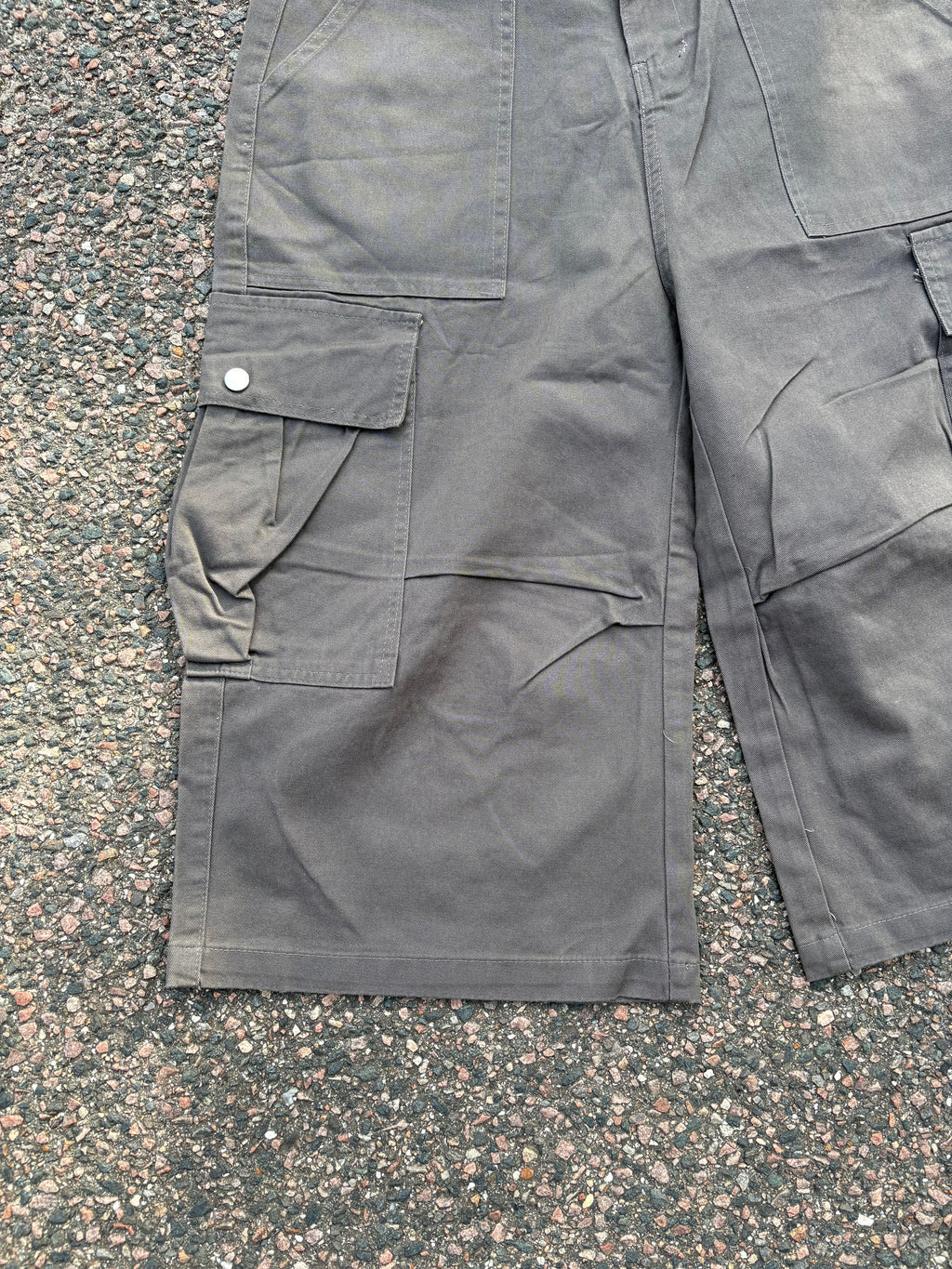 Baggy Capri shorts cargo gray