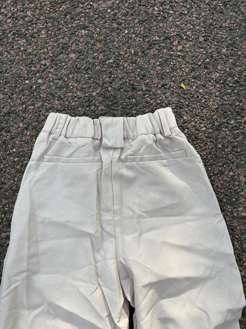 2 button closure wide fit off white pants