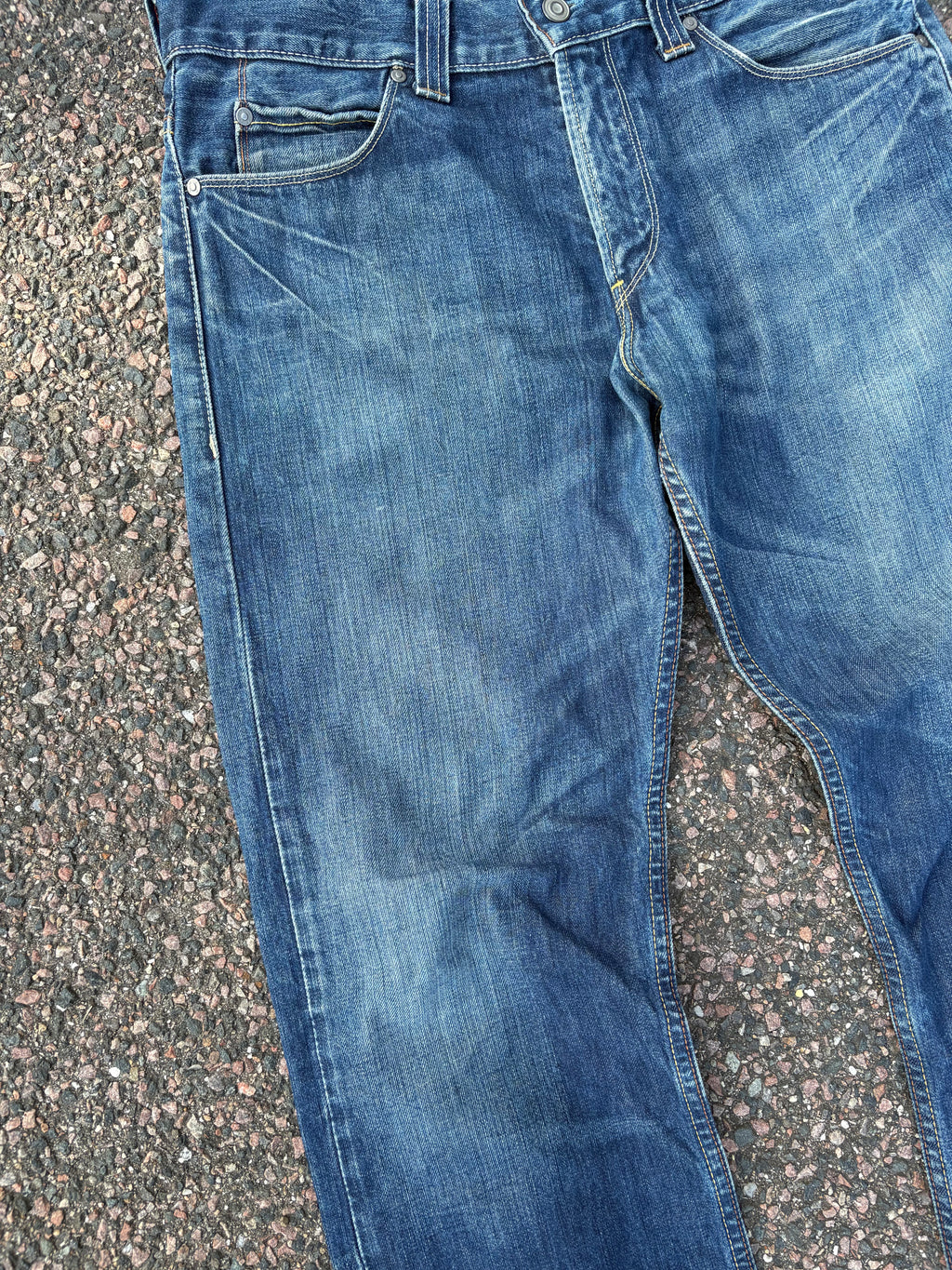 Levis 506 standard faded vintage jeans