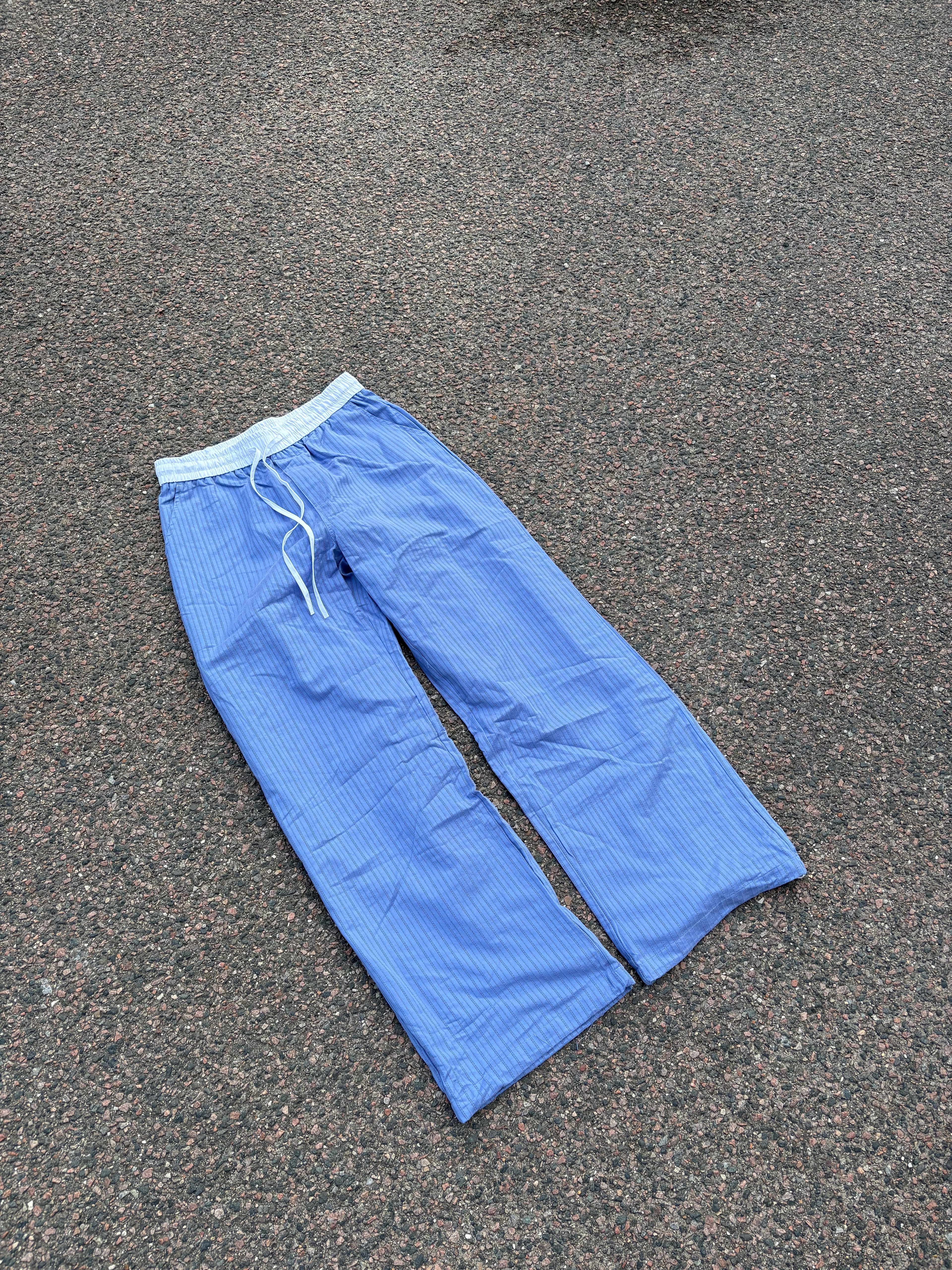 2000s Vintage blue striped white waistband pants
