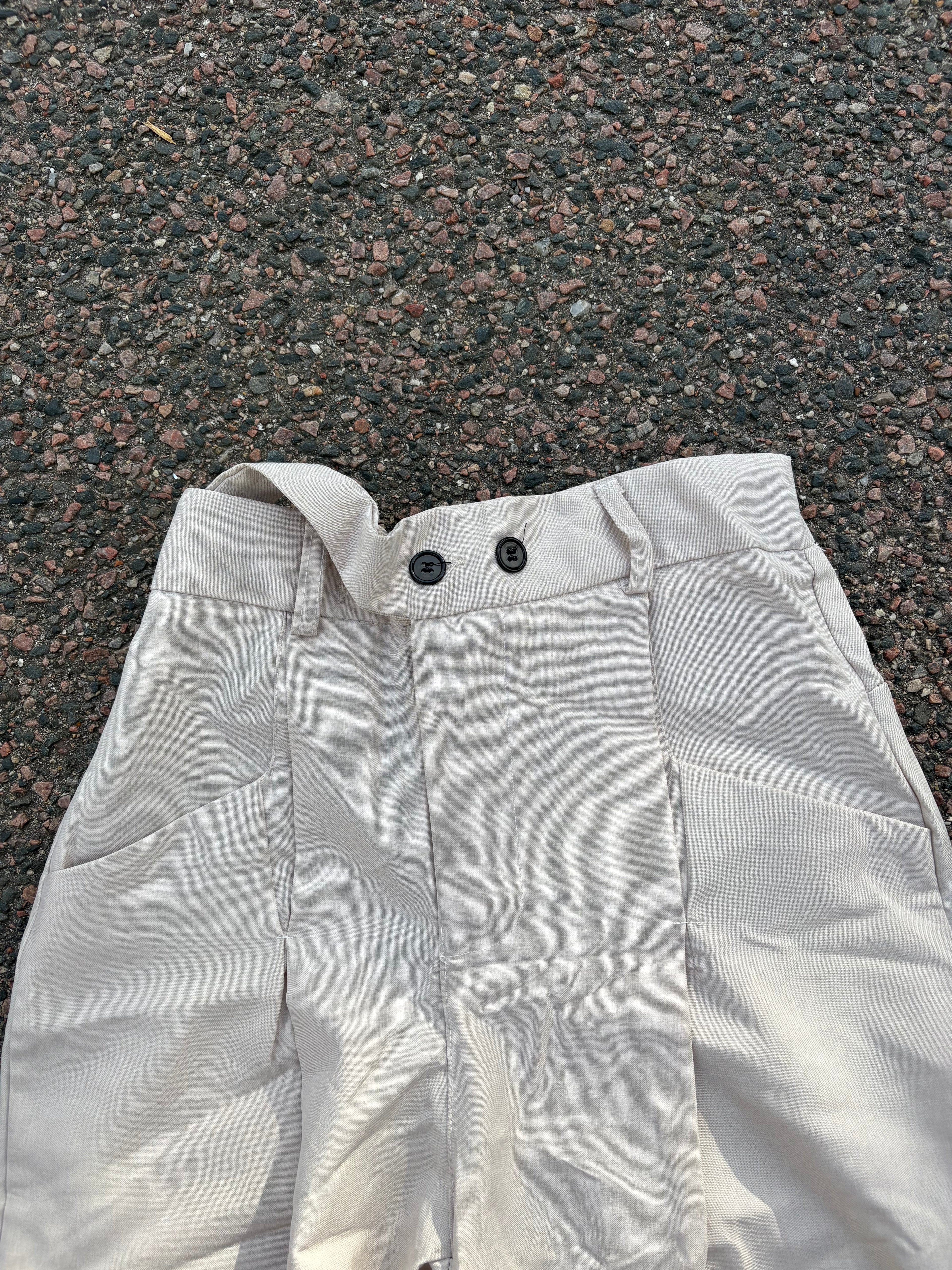 2 button closure wide fit off white pants
