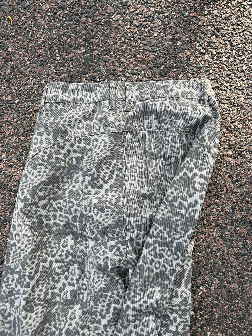 Baggy leopard jeans