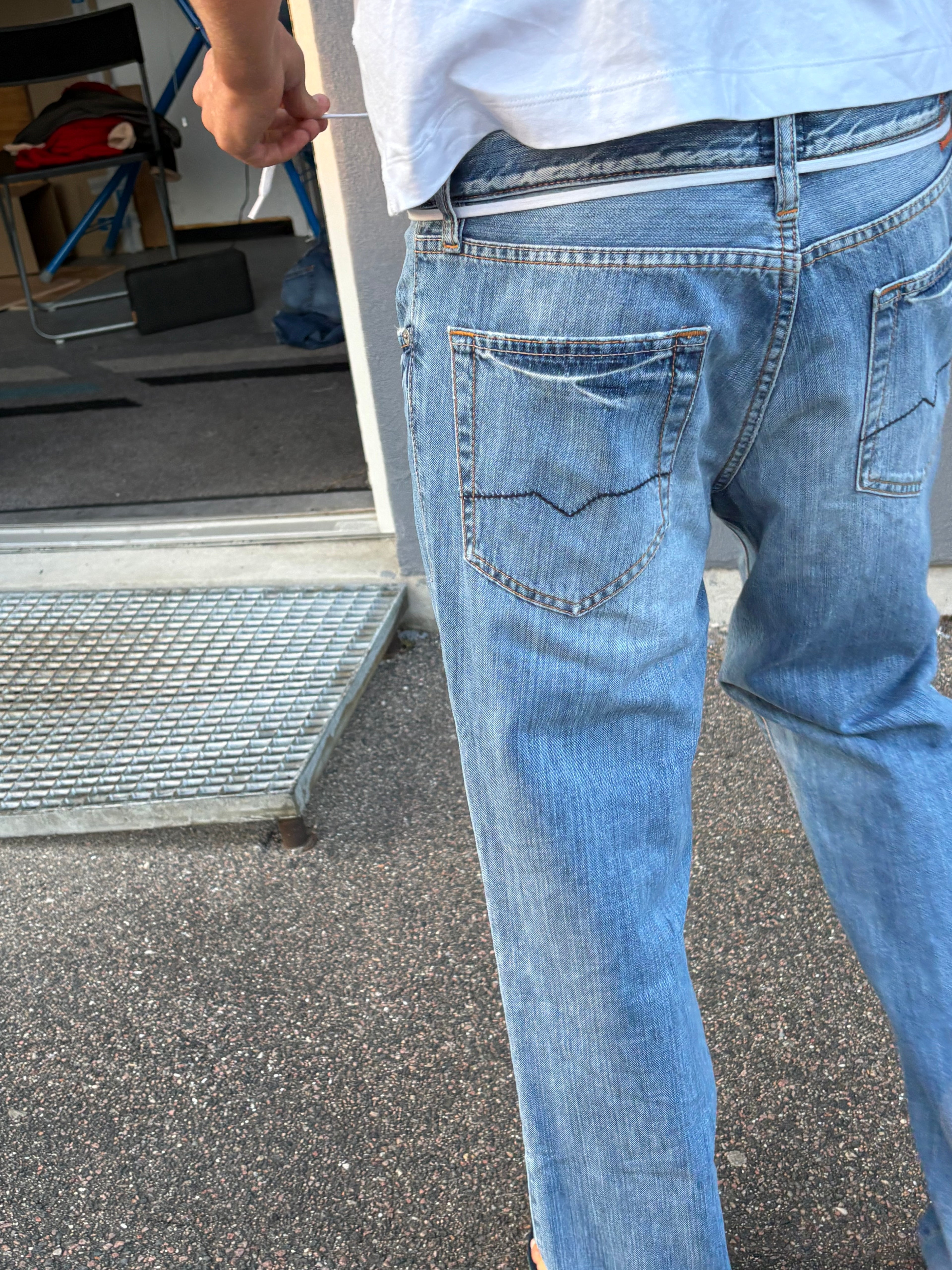 Vintage 1990s bootcut Hugo boss distressed blue jeans