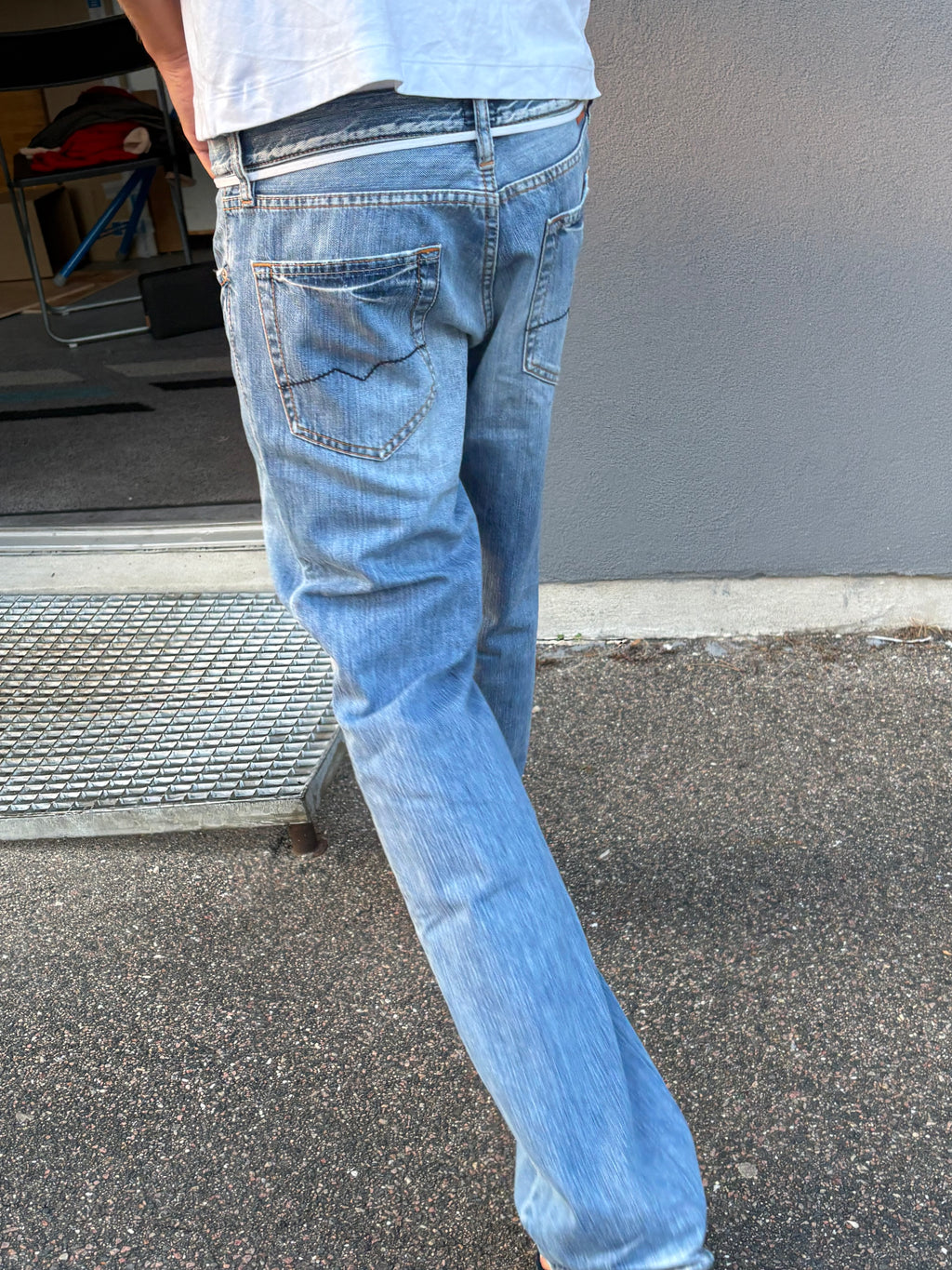 Vintage 1990s bootcut Hugo boss distressed blue jeans