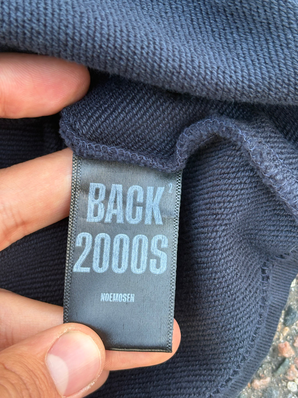 No E Mosen cropped navy hoodie