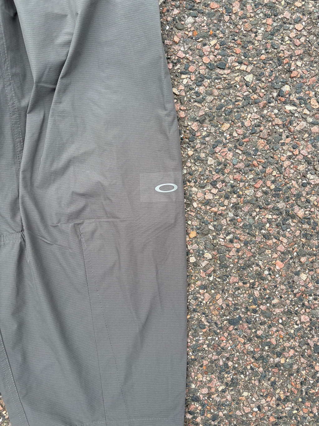 Baggy Oakley ski pants gray
