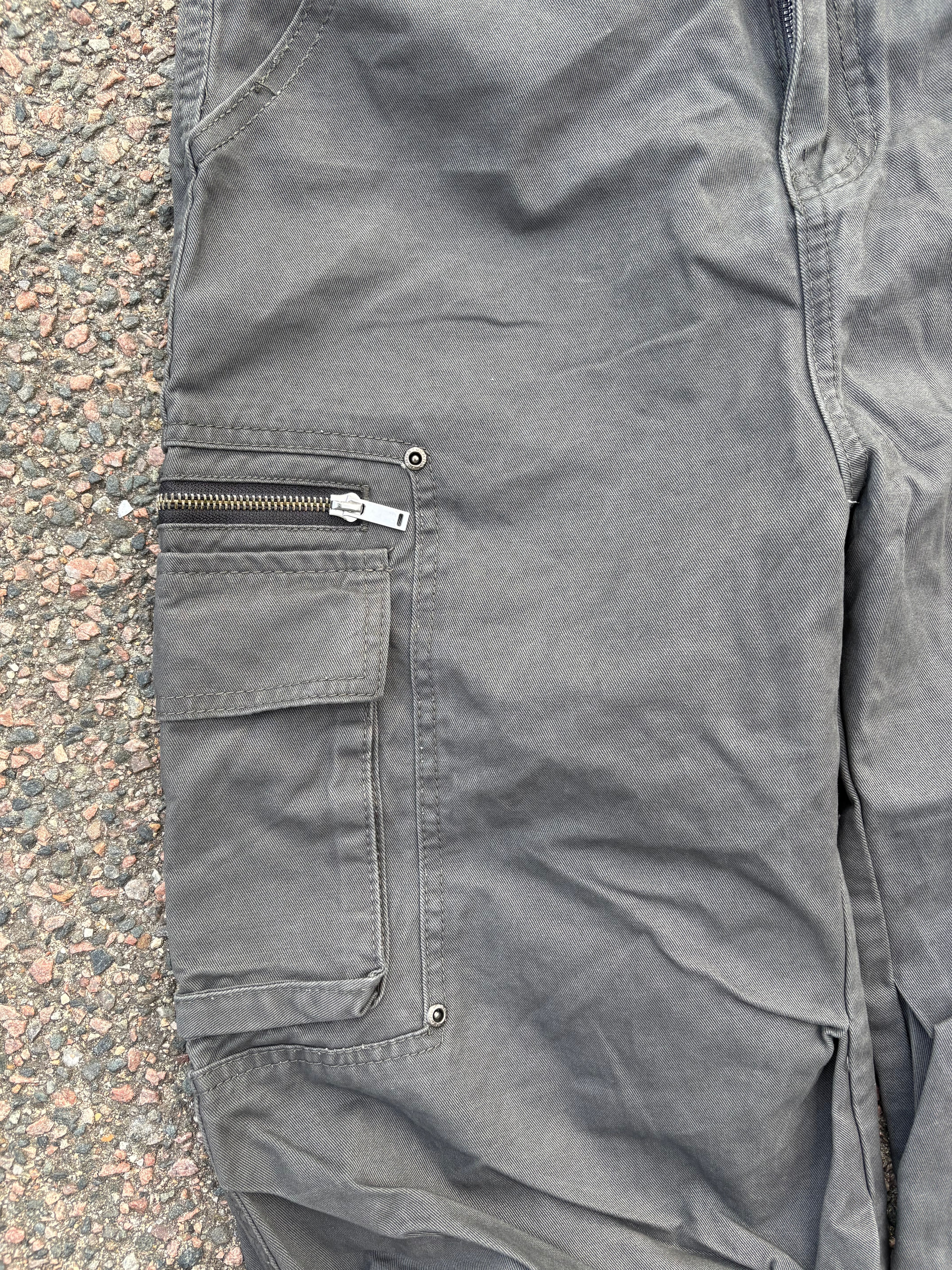 Wide fit cargo pants gray