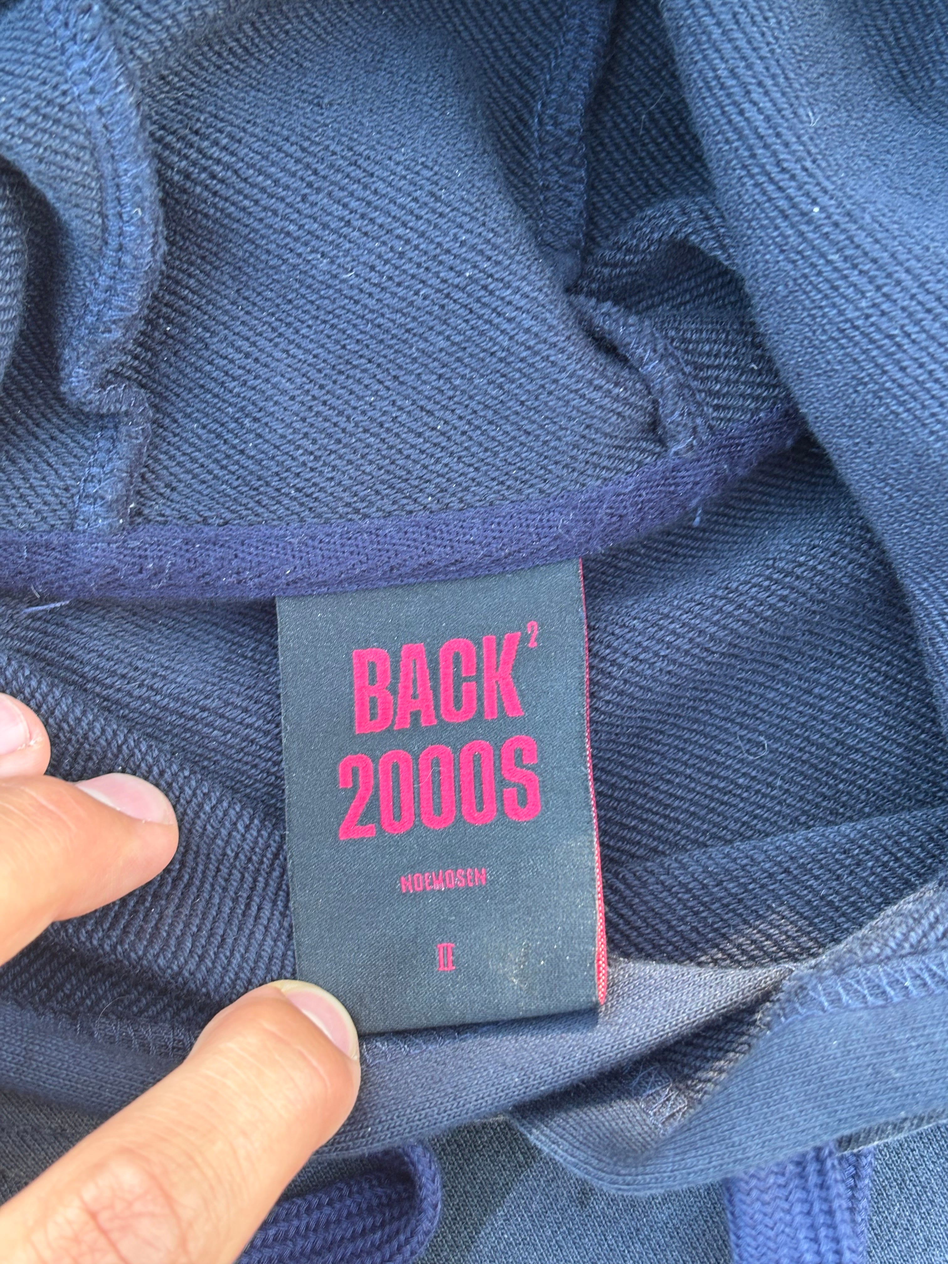No E Mosen cropped navy hoodie