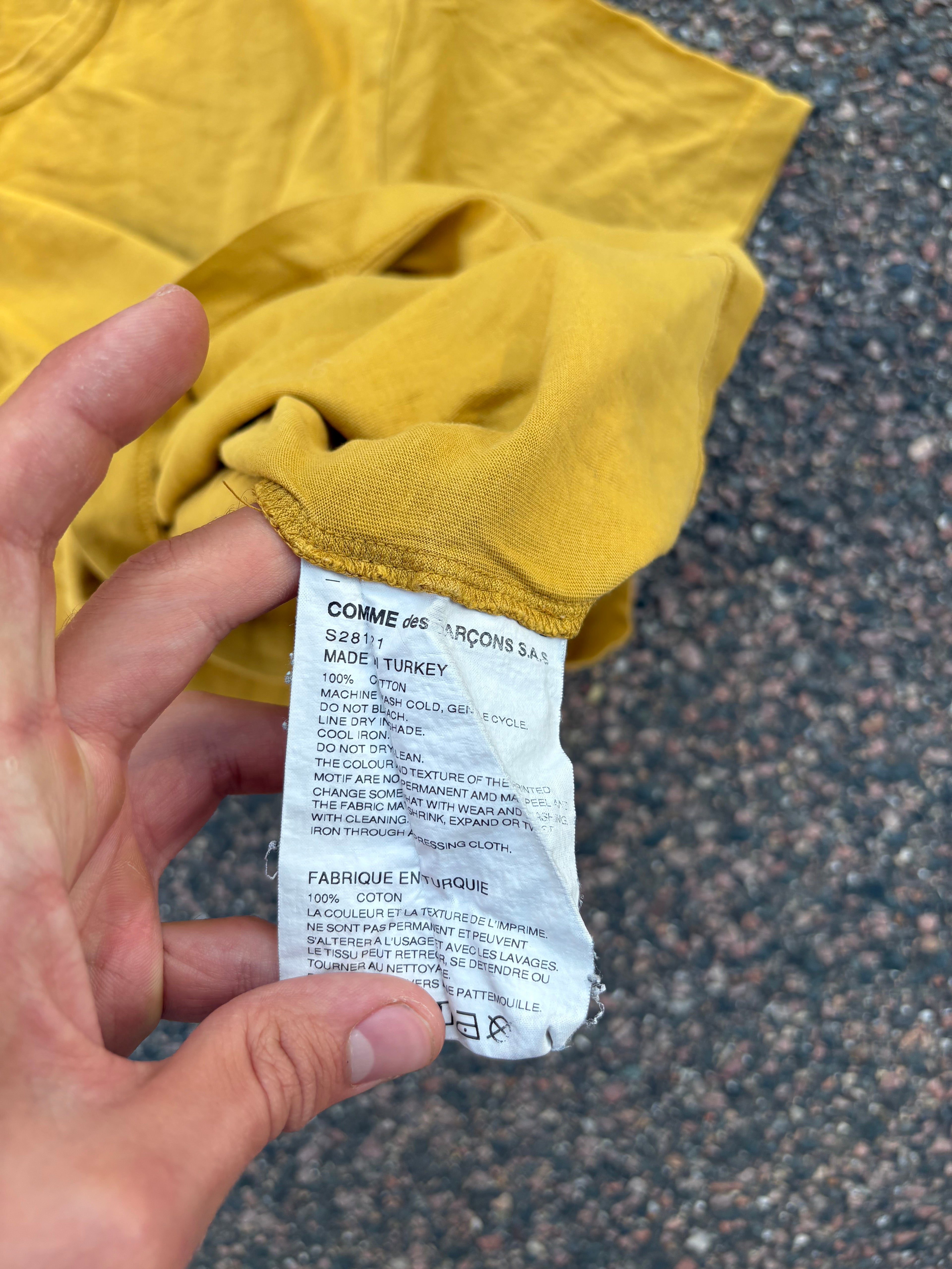 Comme des garcons t shirt yellow
