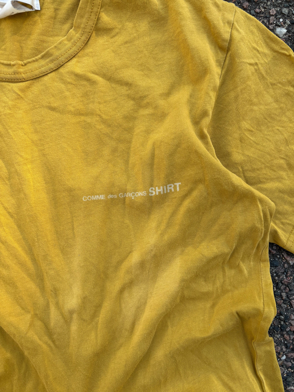 Comme des garcons t shirt yellow