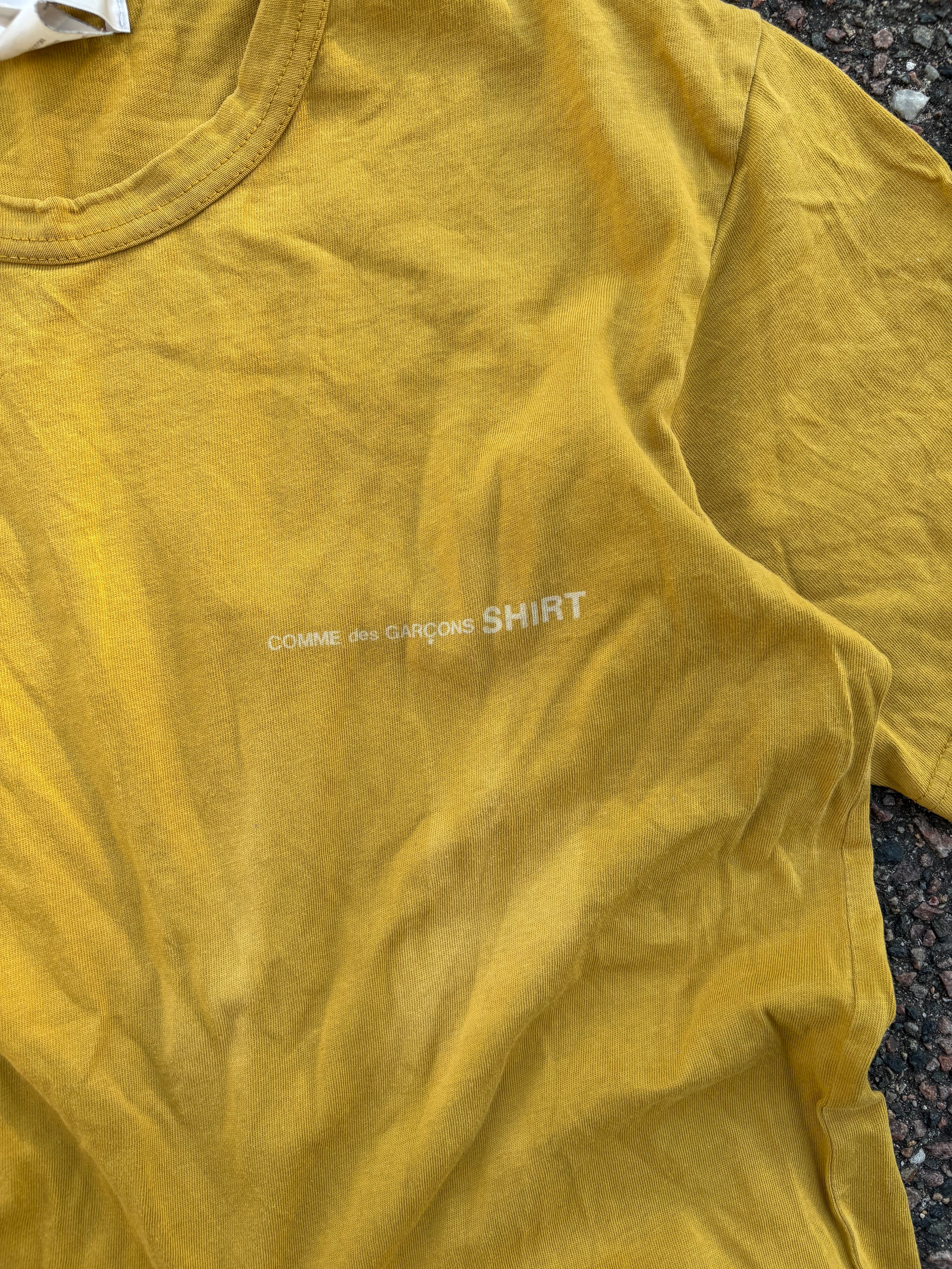 Comme des garcons t shirt yellow