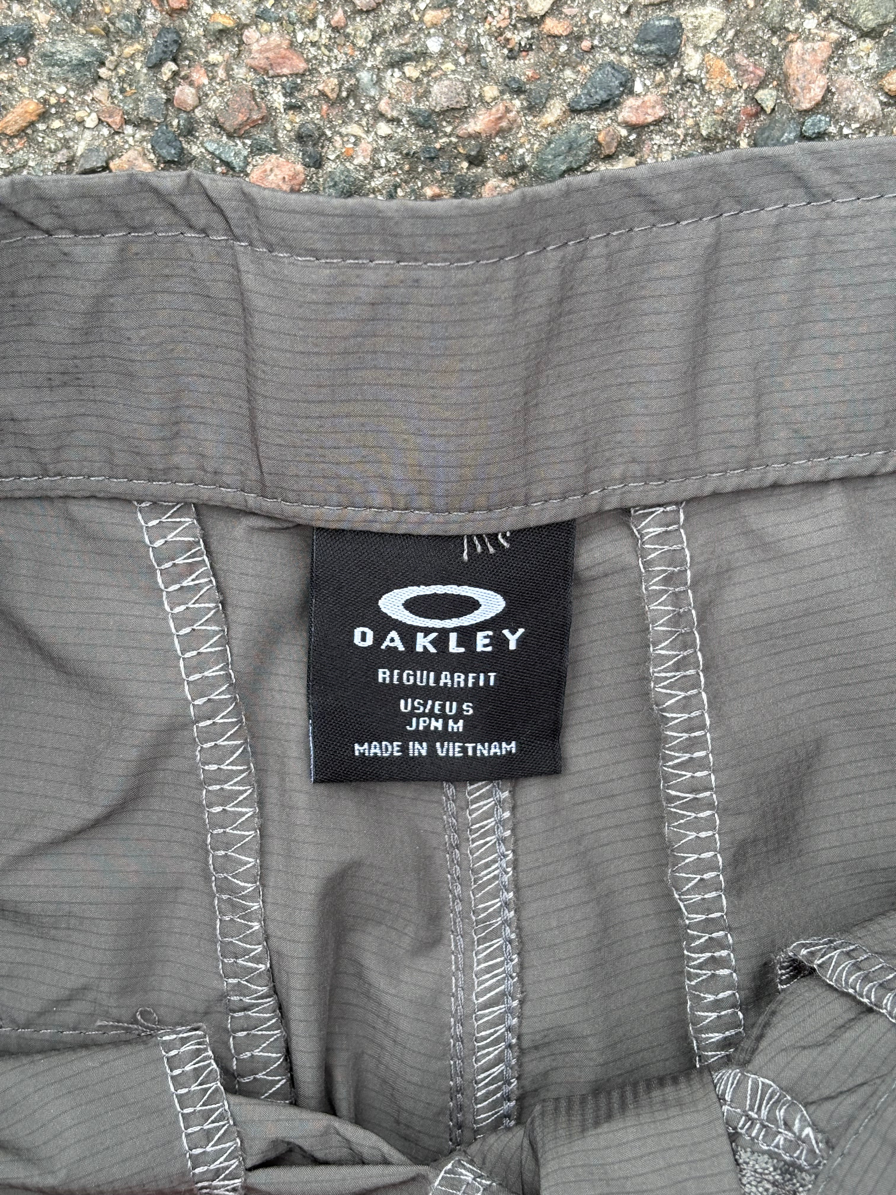 Baggy Oakley ski pants gray