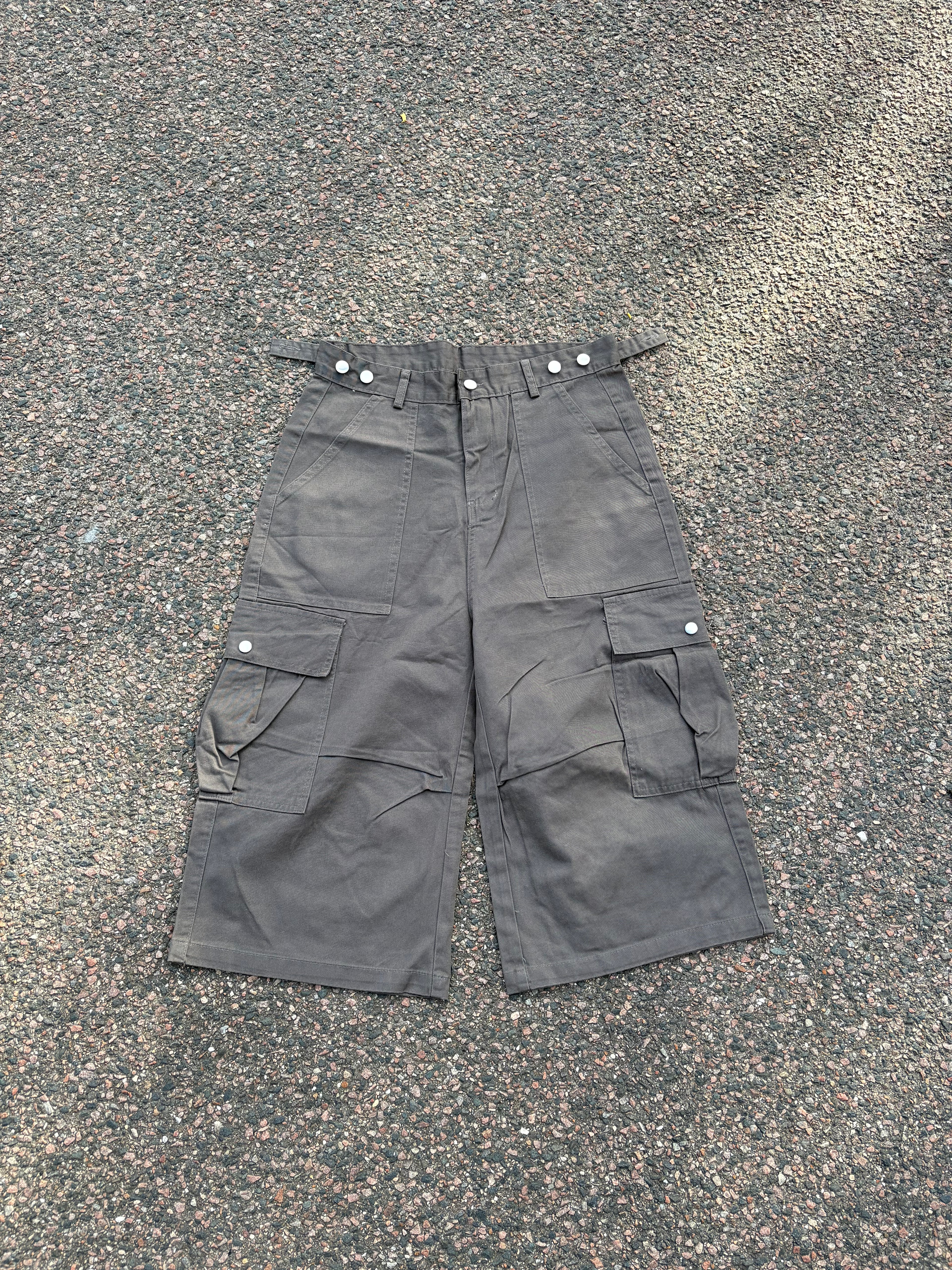 Baggy Capri shorts cargo gray