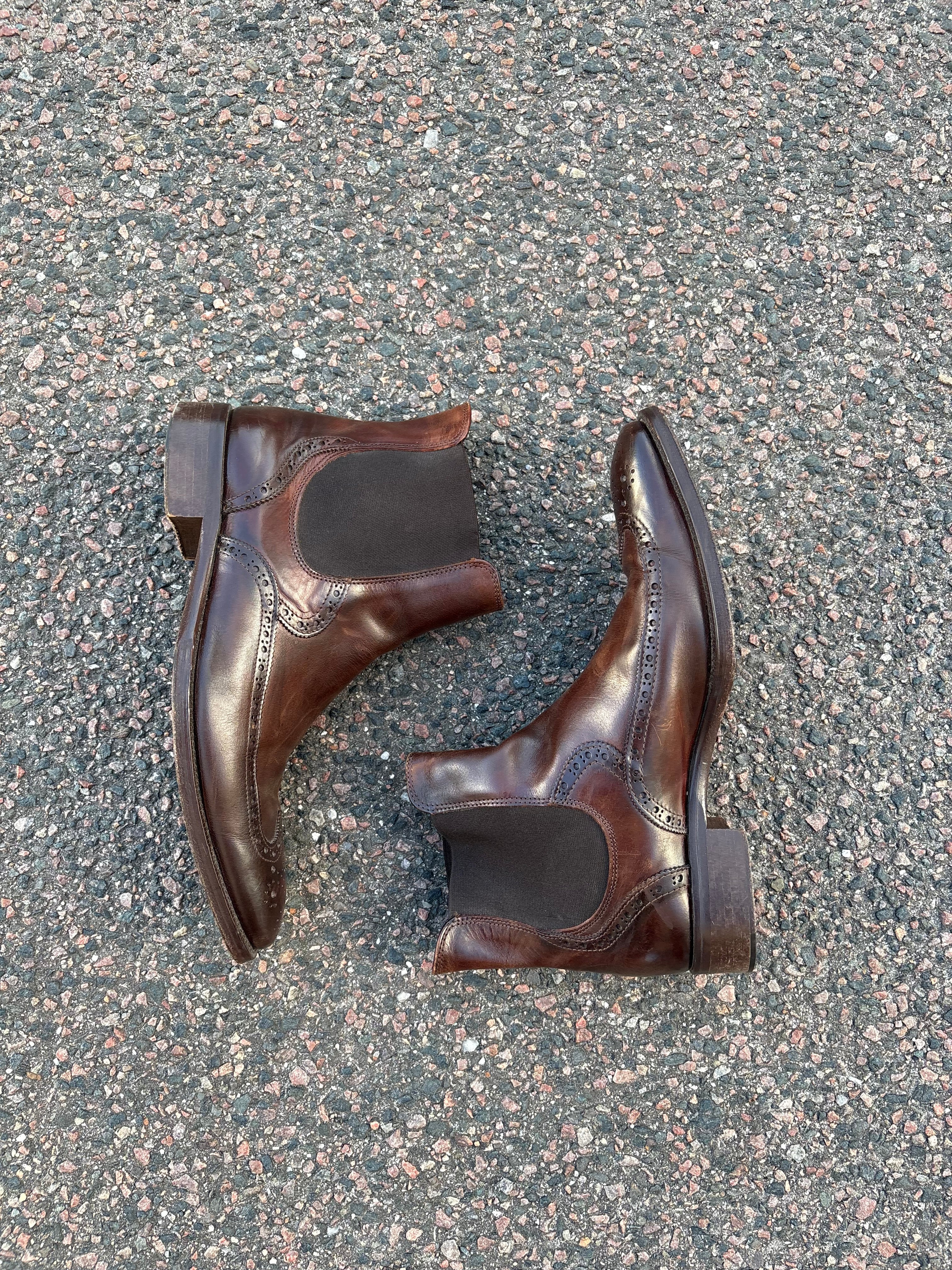 Vintage 2000s Italian Chelsea boots Deep coffee brown