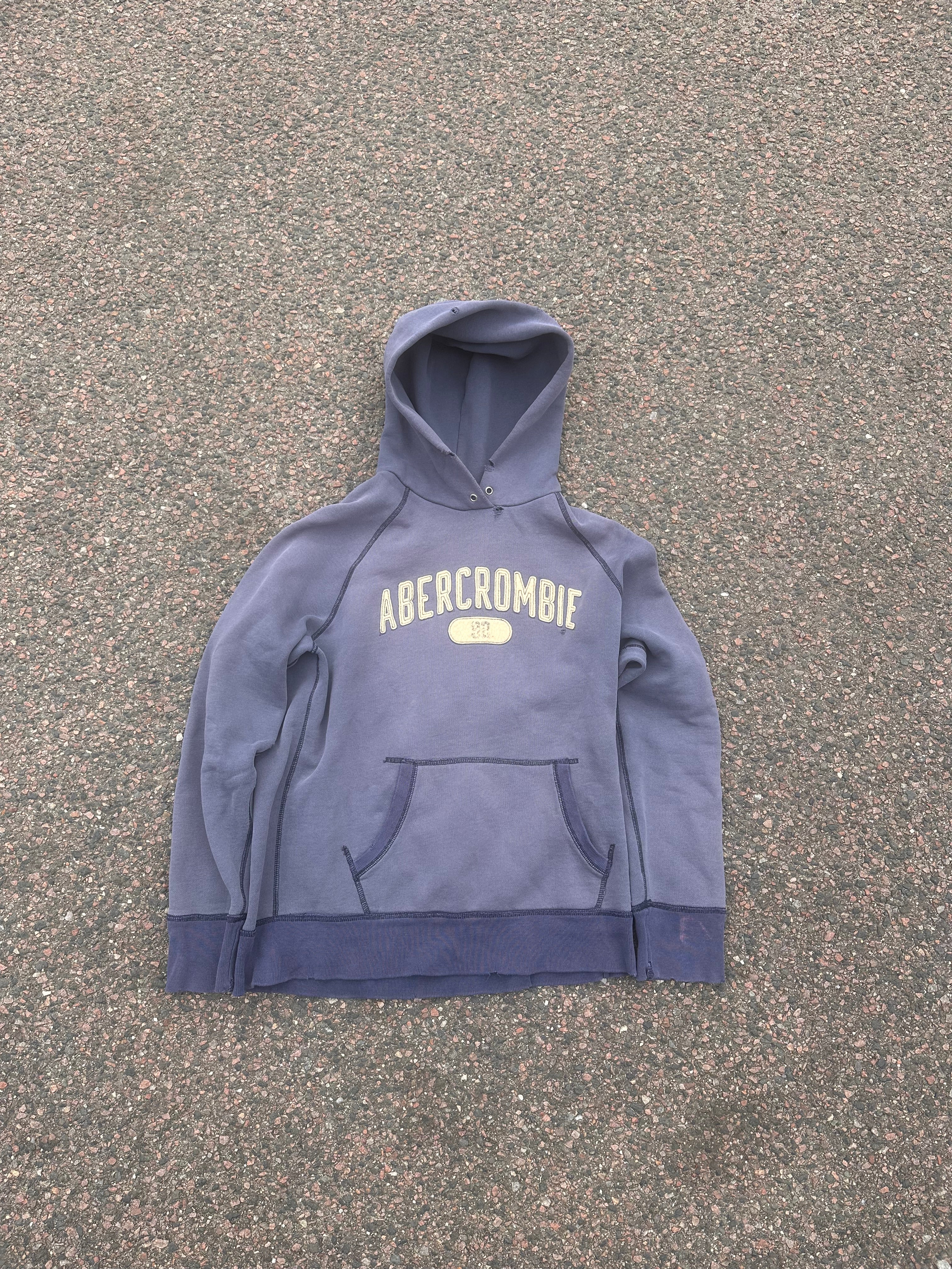 Vintage 2000s Abercrombie hoodie gray