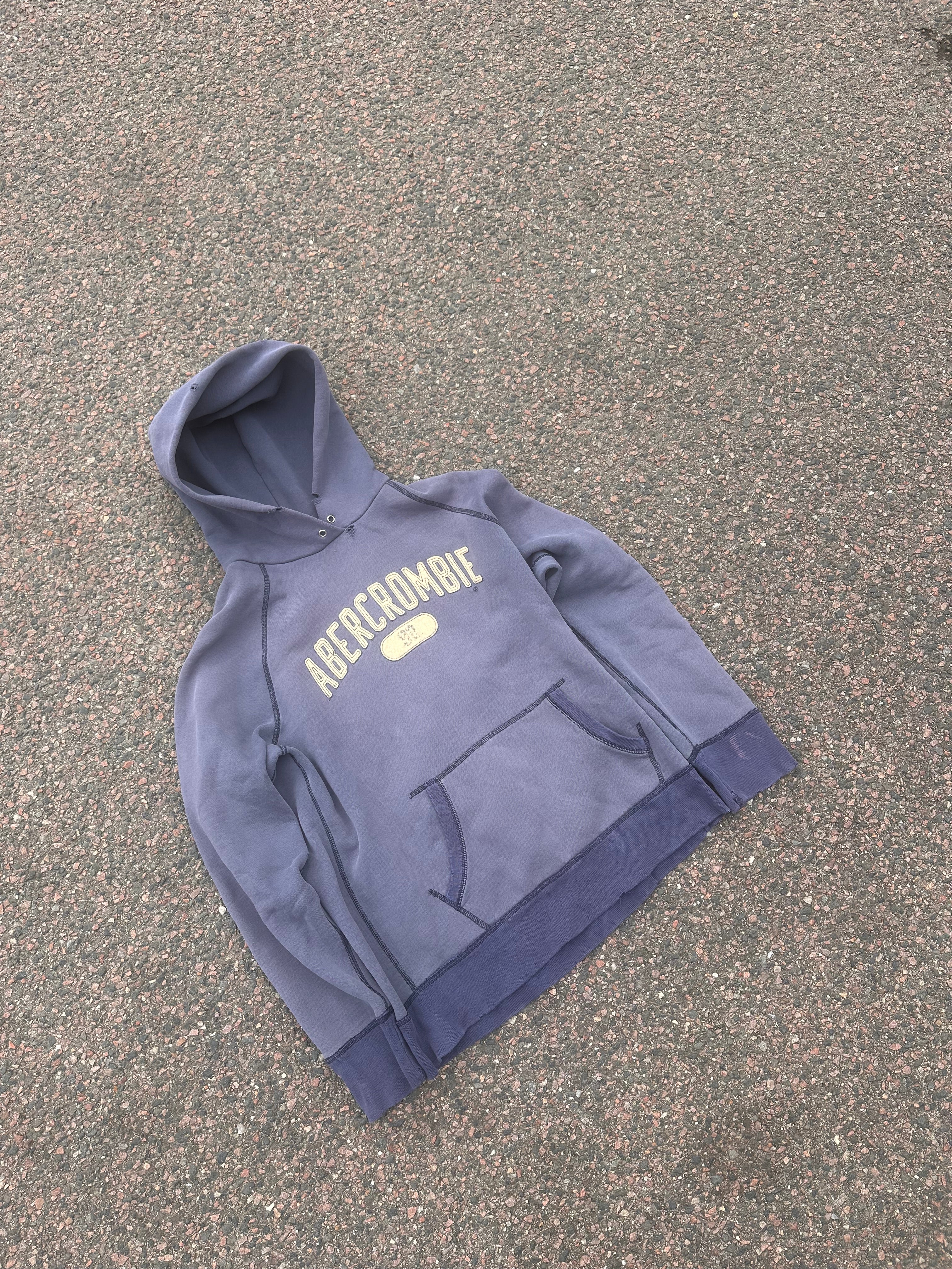Vintage 2000s Abercrombie hoodie gray