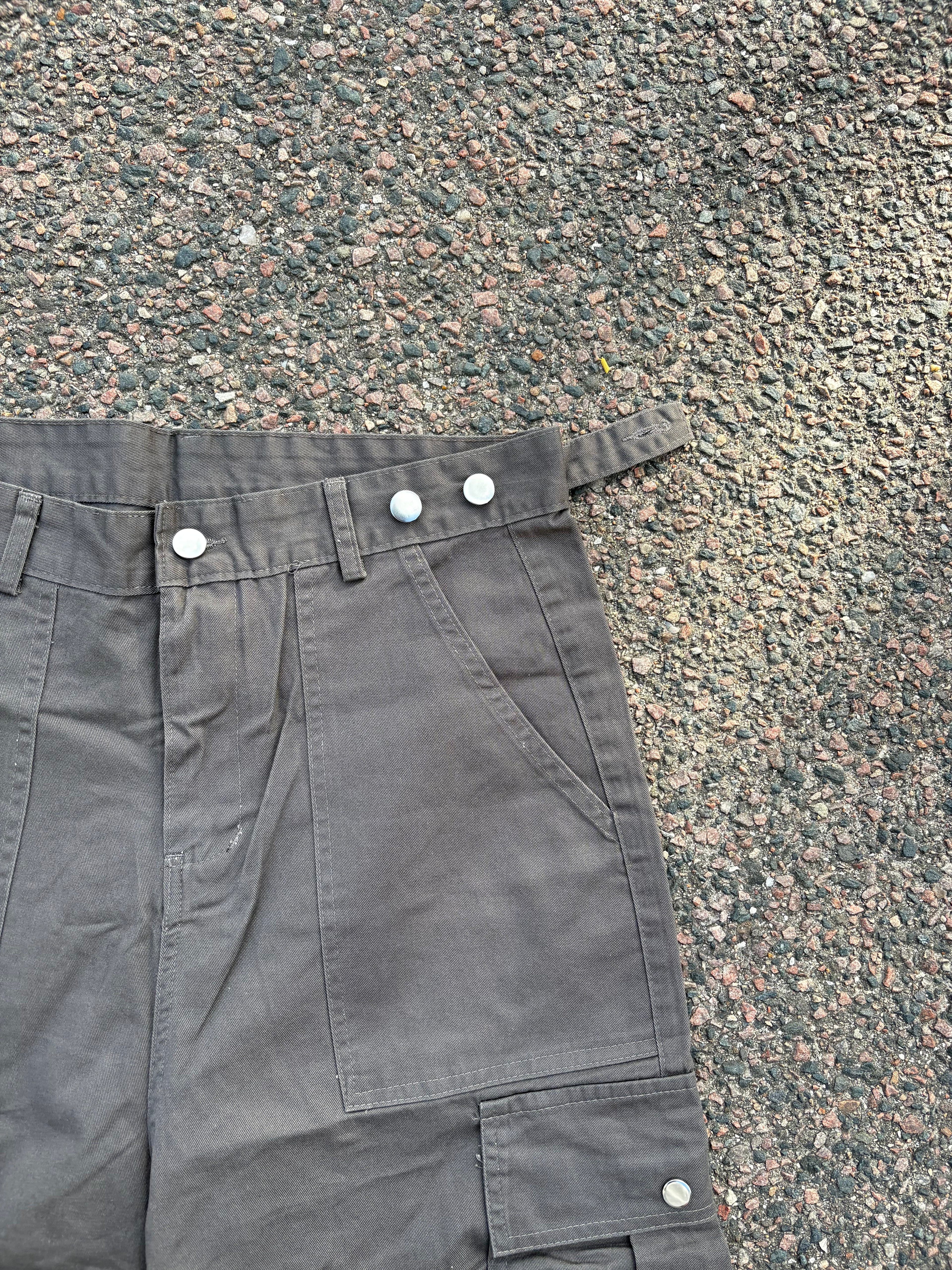 Baggy Capri shorts cargo gray