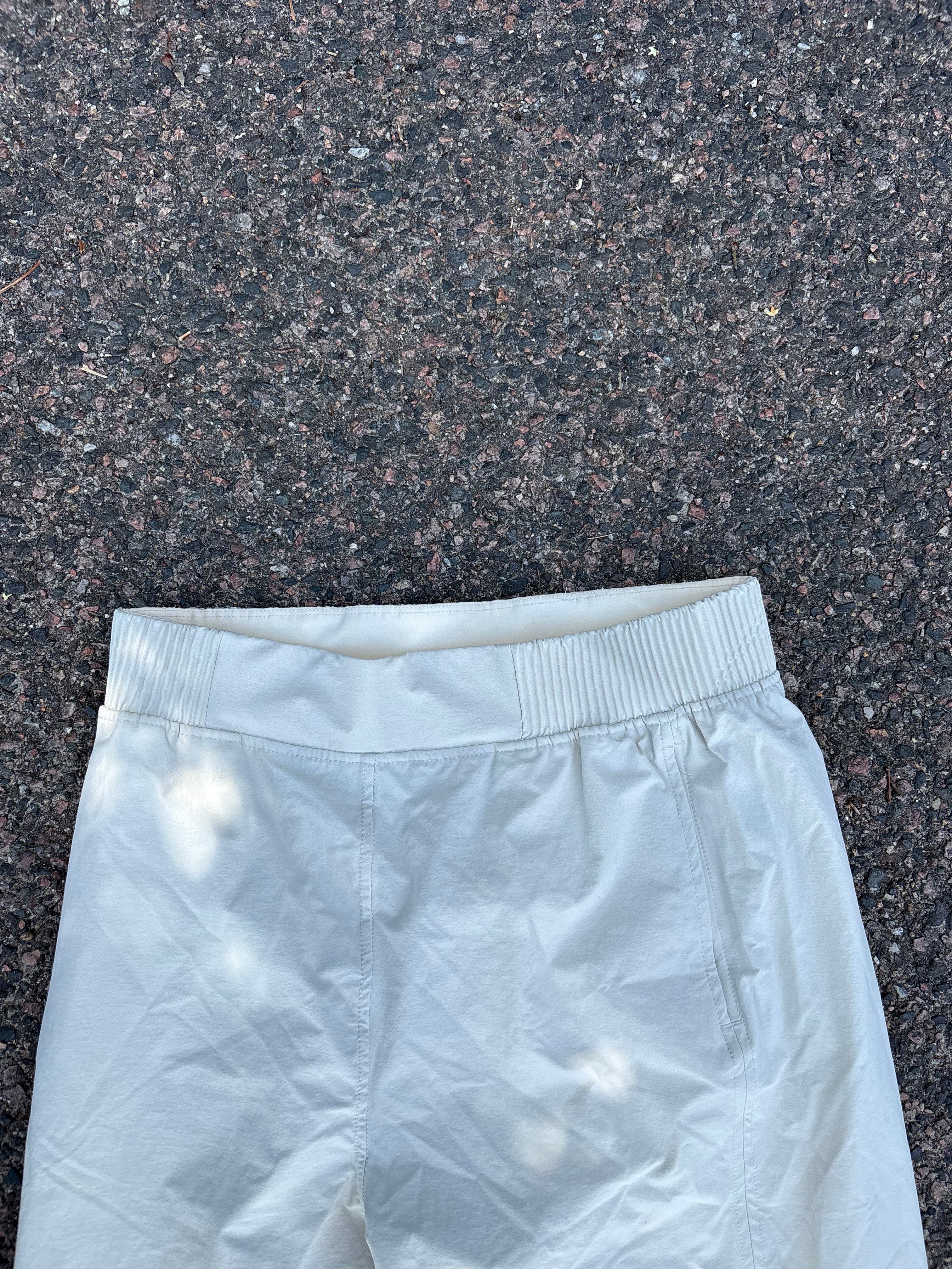 Alo yoga pilates pants beige