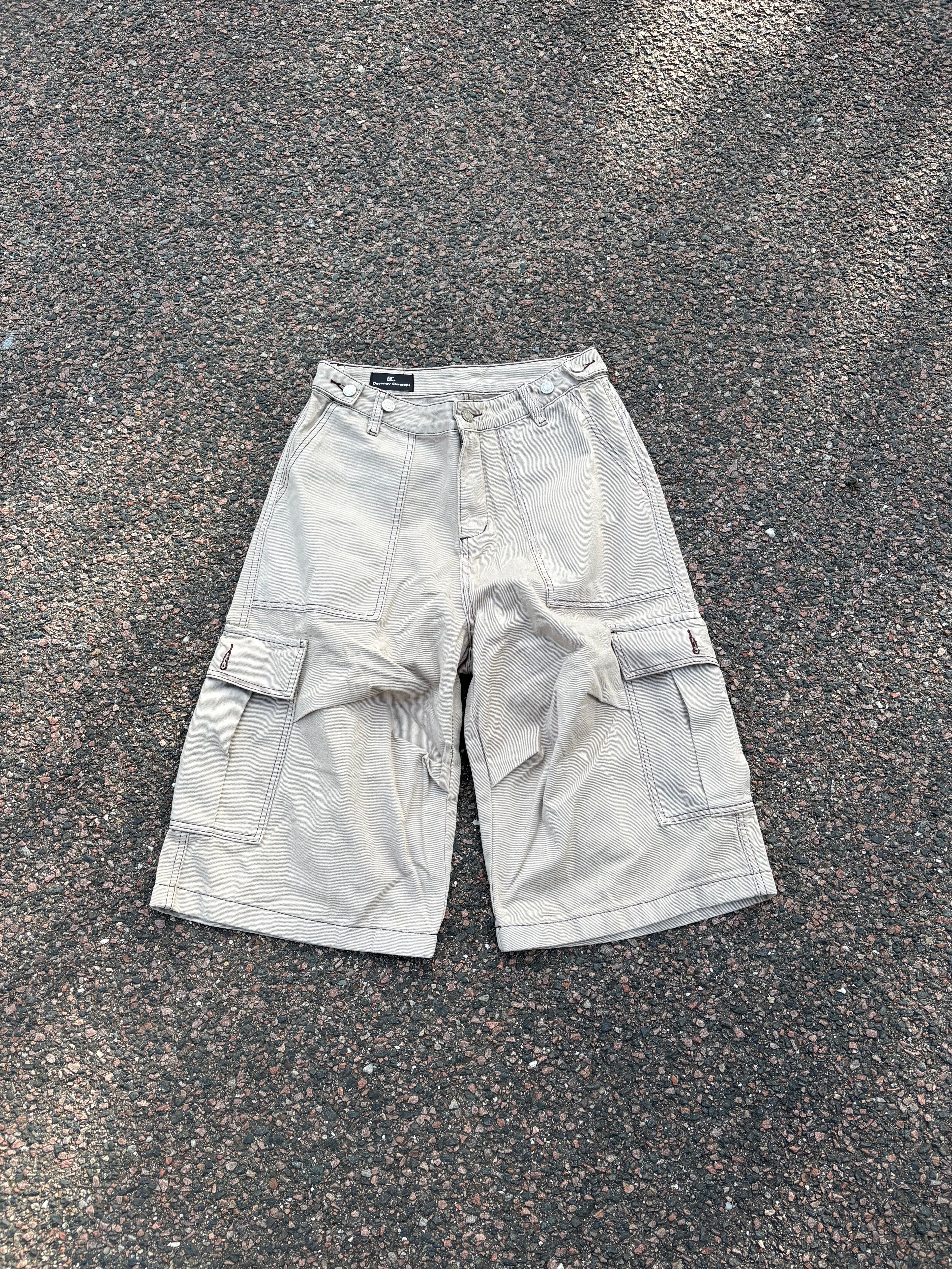 Baggy Capri cargo shorts