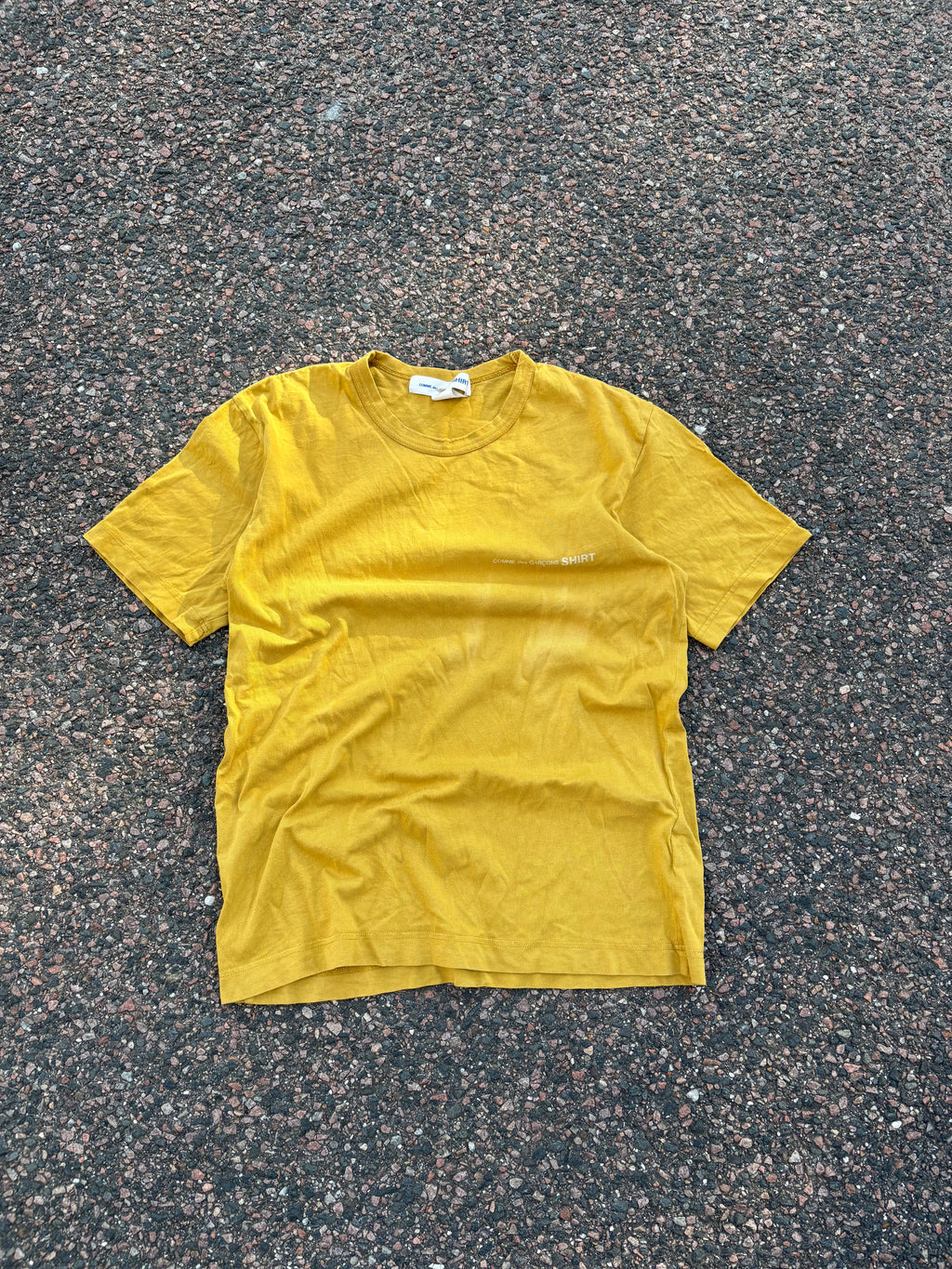 Comme des garcons t shirt yellow